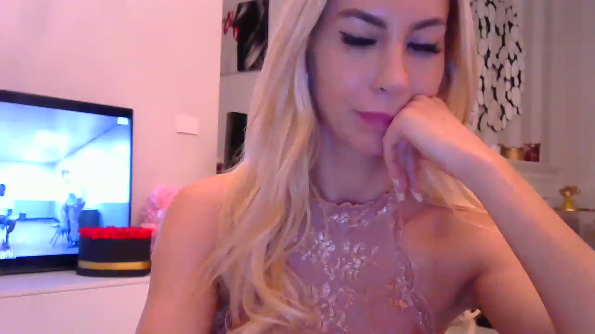 Gallery image thumbnail from Missy_alena's myfreecams stream on, 11/25/2022, 23:28 image 4 of 20