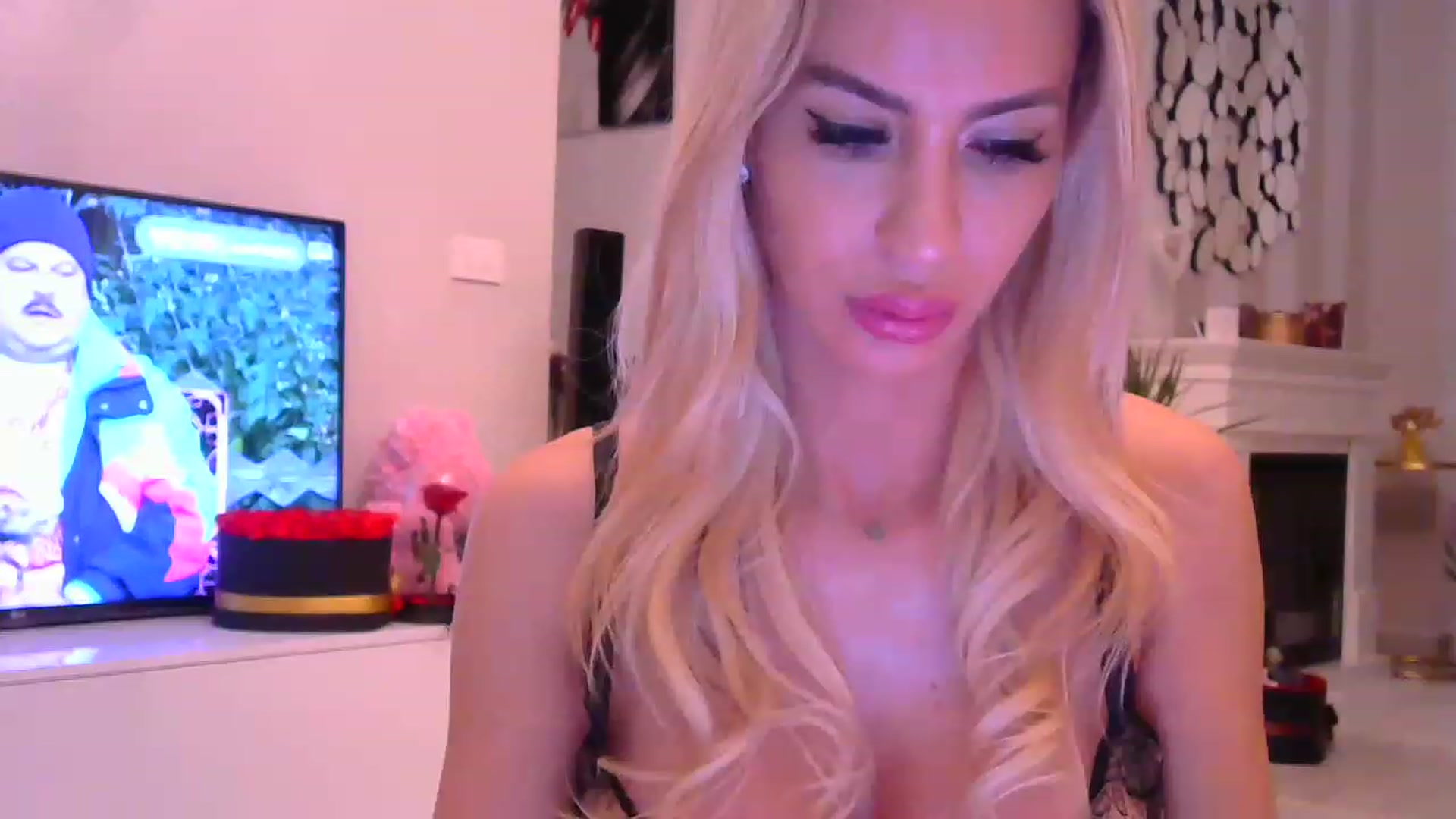 Gallery image thumbnail from Missy_alena's myfreecams stream on, 11/27/2022, 01:10 image 7 of 20