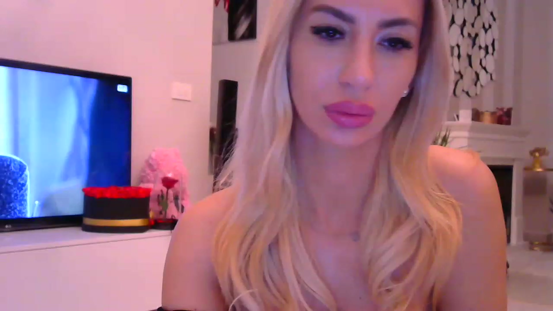 Gallery image thumbnail from Missy_alena's myfreecams stream on, 11/27/2022, 01:10 image 20 of 20