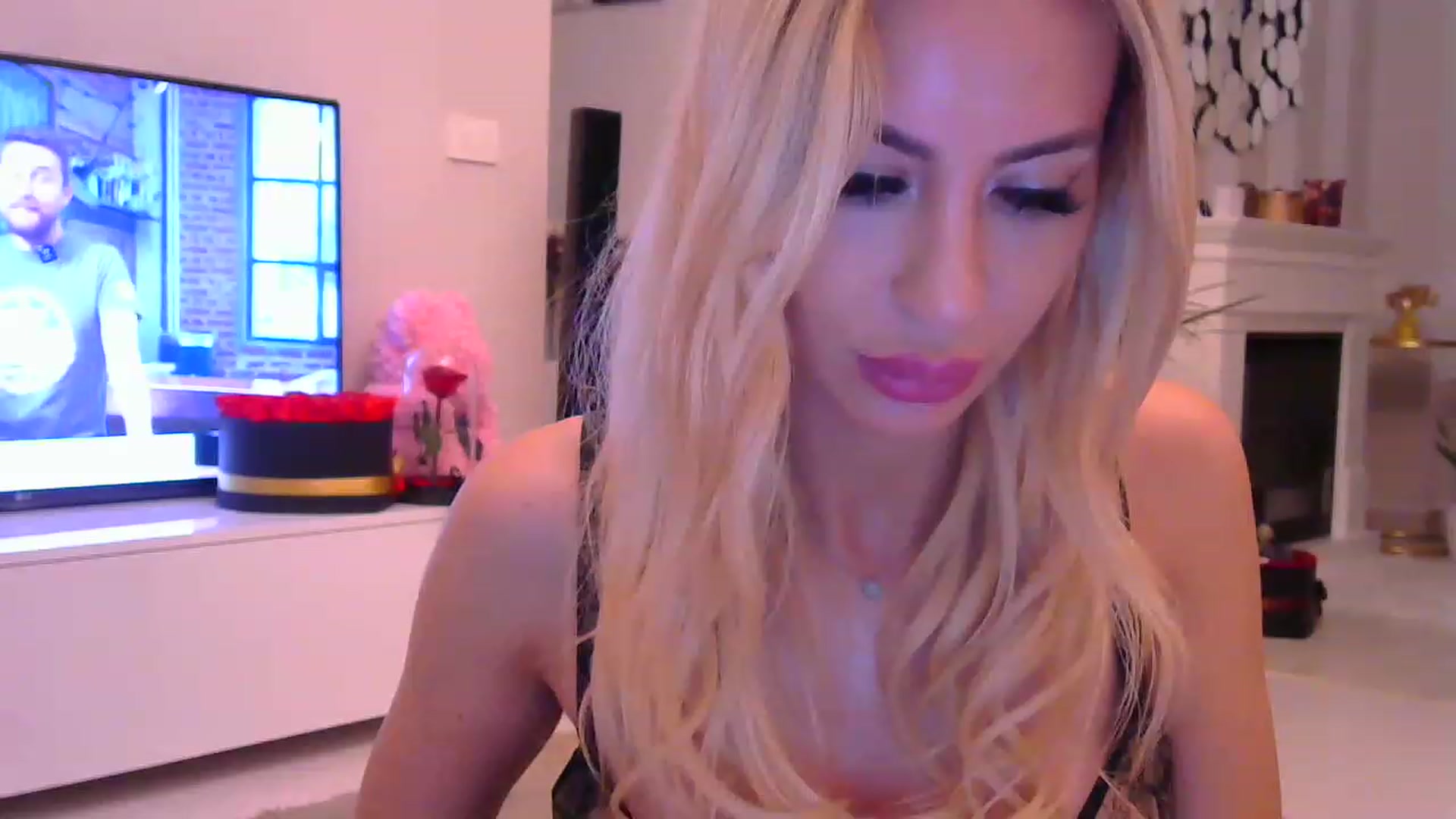 Gallery image thumbnail from Missy_alena's myfreecams stream on, 11/27/2022, 02:15 image 2 of 20