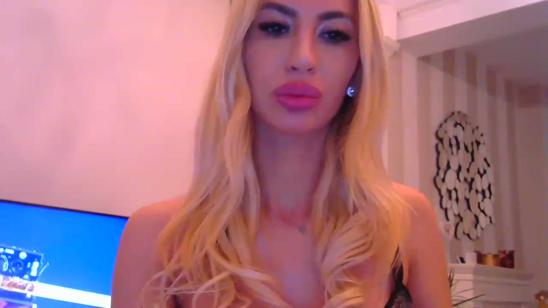 Gallery image thumbnail from Missy_alena's myfreecams stream on, 11/27/2022, 02:15 image 20 of 20