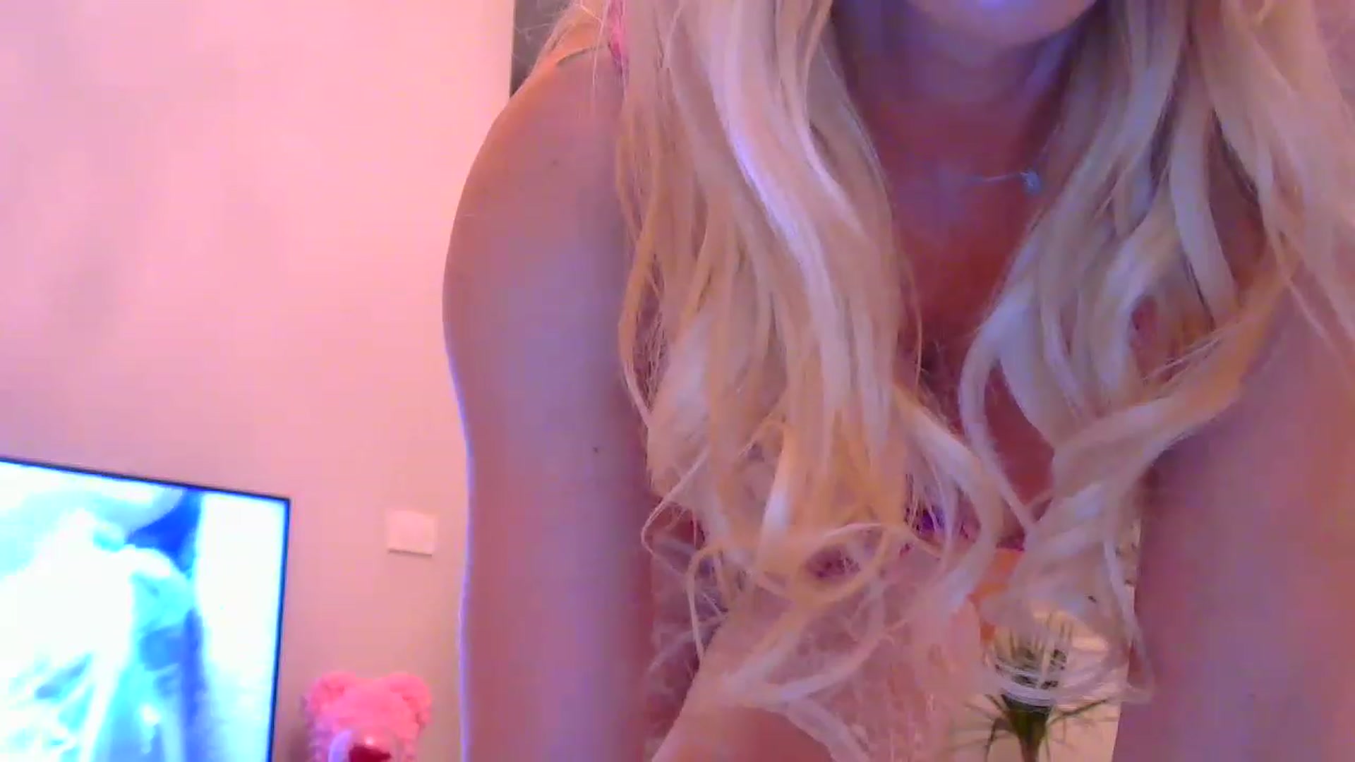 Gallery image thumbnail from Missy_alena's myfreecams stream on, 11/28/2022, 21:27 image 19 of 20