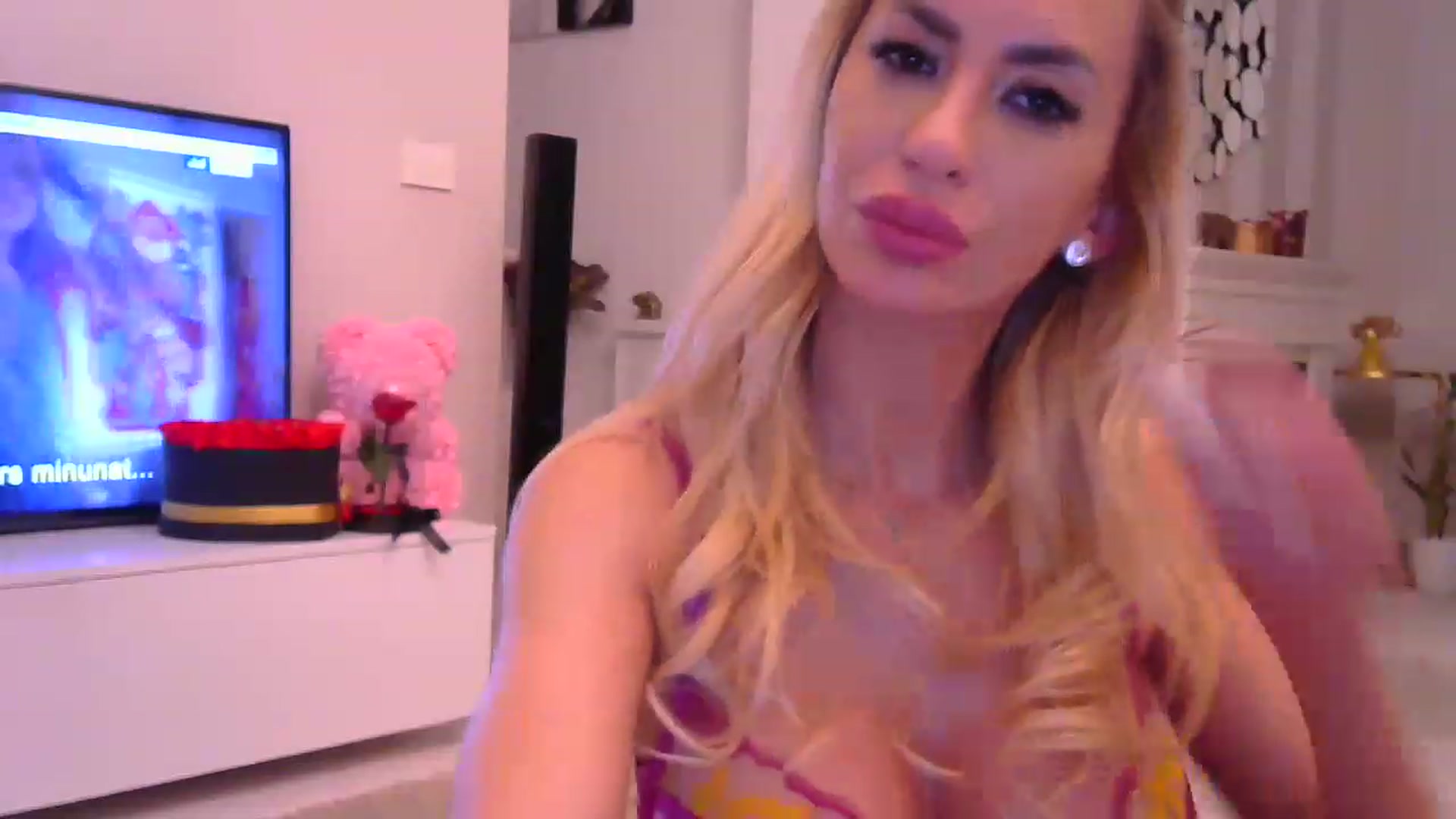 Gallery image thumbnail from Missy_alena's myfreecams stream on, 11/29/2022, 03:06 image 16 of 20