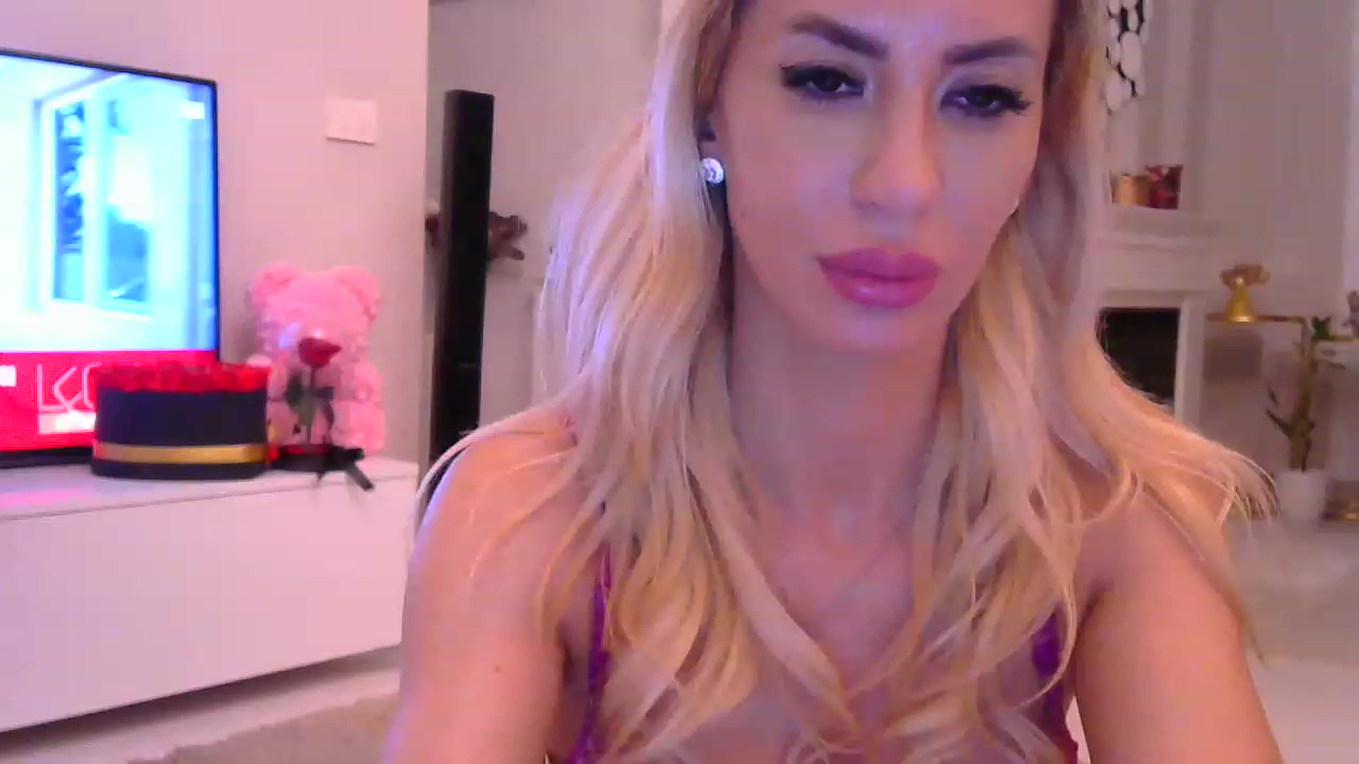 Gallery image thumbnail from Missy_alena's myfreecams stream on, 11/29/2022, 03:06 image 4 of 20