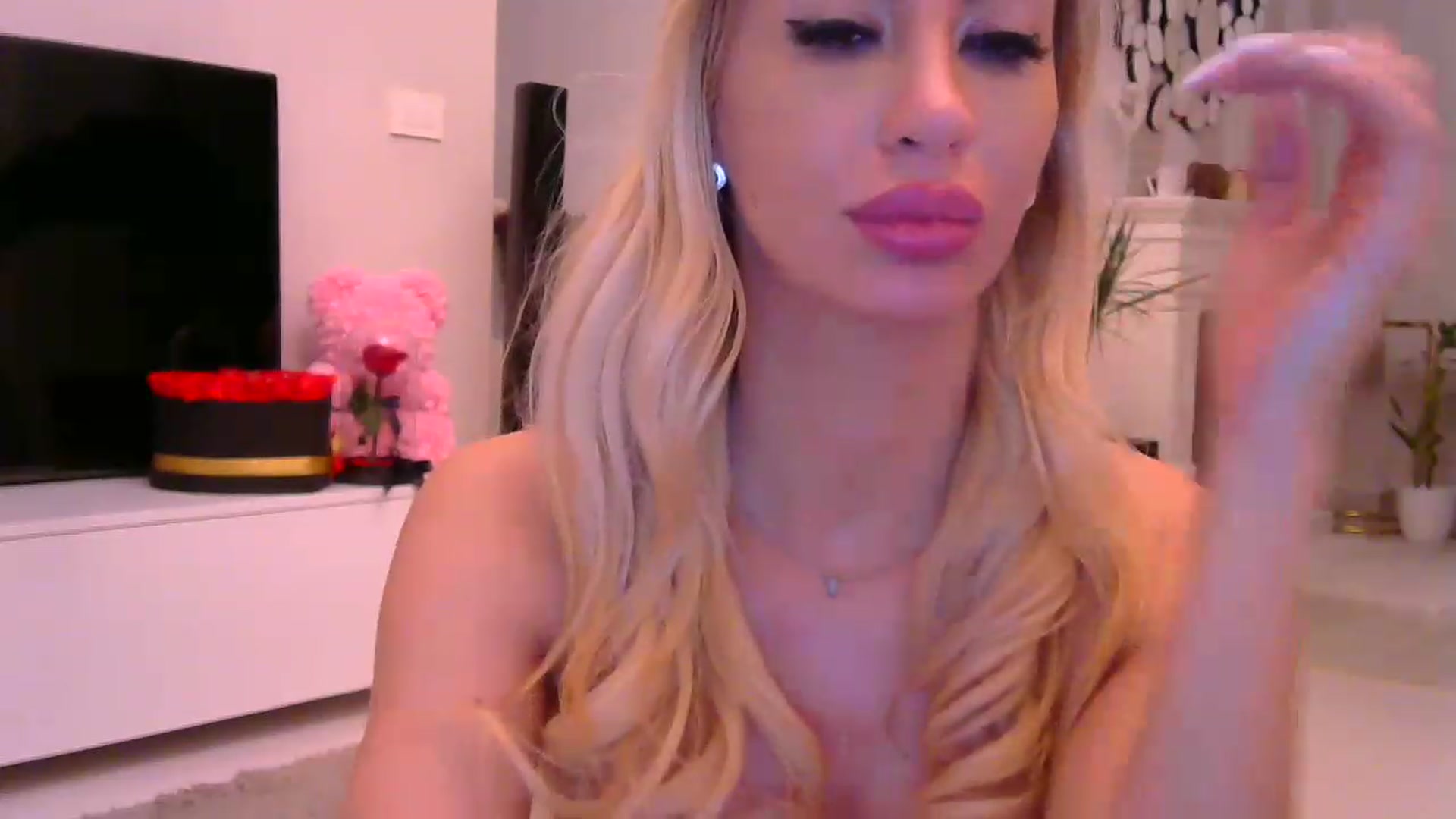 Gallery image thumbnail from Missy_alena's myfreecams stream on, 11/29/2022, 03:06 image 19 of 20