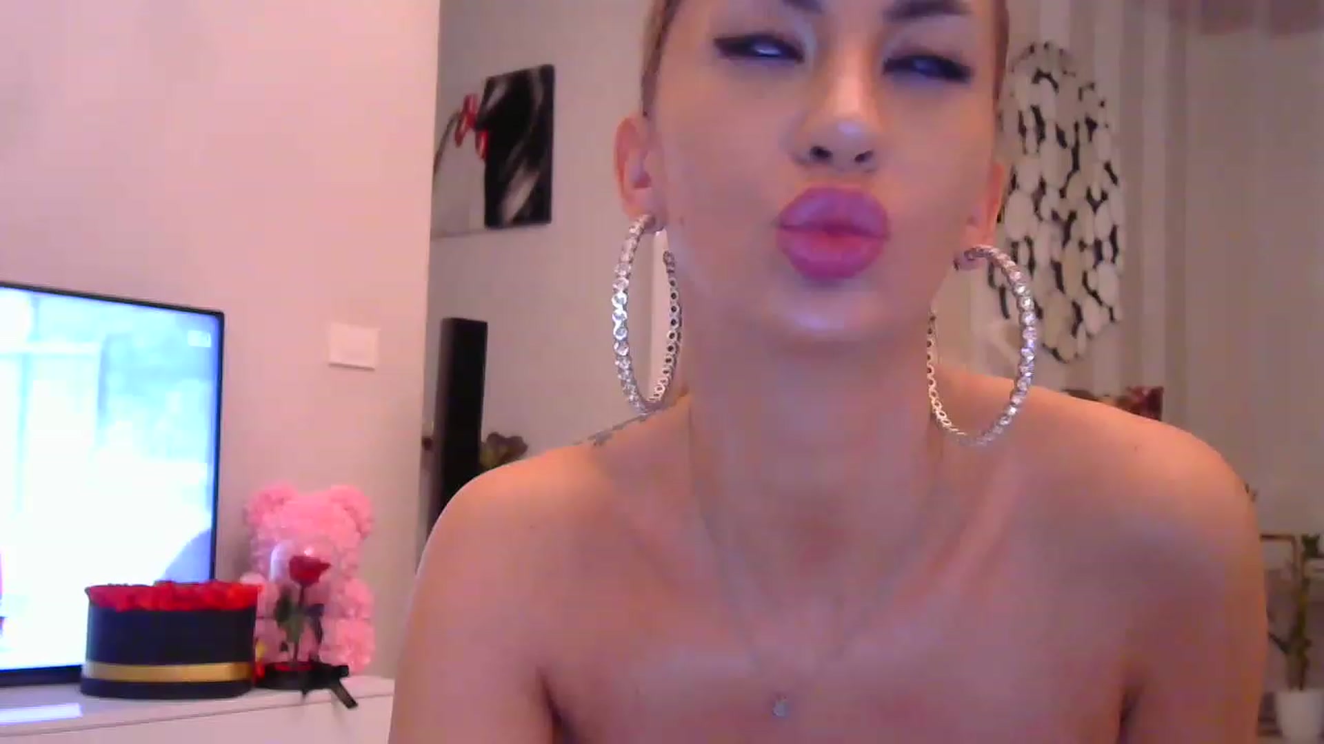 Gallery image thumbnail from Missy_alena's myfreecams stream on, 11/30/2022, 23:01 image 11 of 20