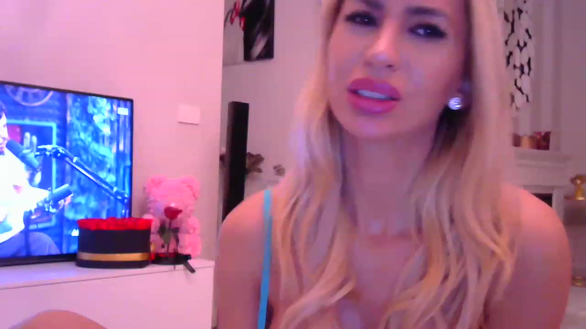 Gallery image thumbnail from Missy_alena's myfreecams stream on, 12/05/2022, 01:11 image 6 of 20