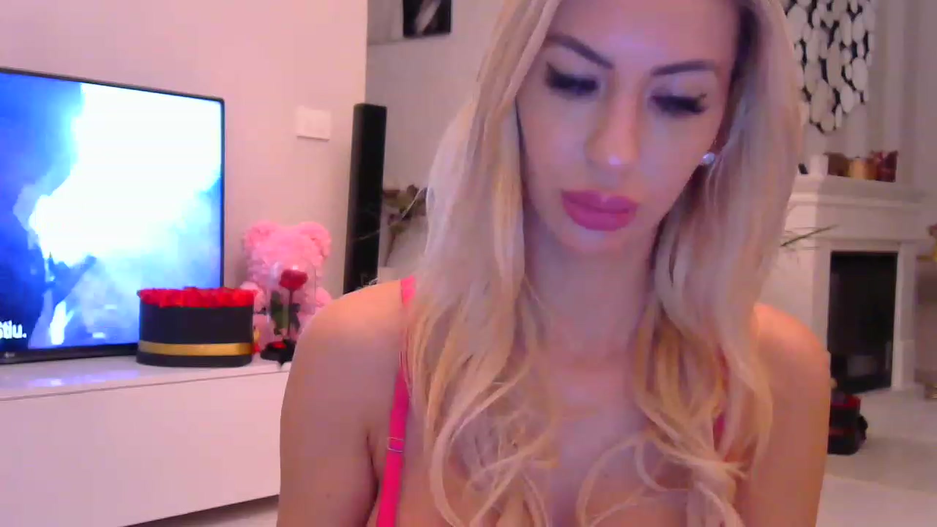 Gallery image thumbnail from Missy_alena's myfreecams stream on, 12/06/2022, 24:28 image 6 of 20
