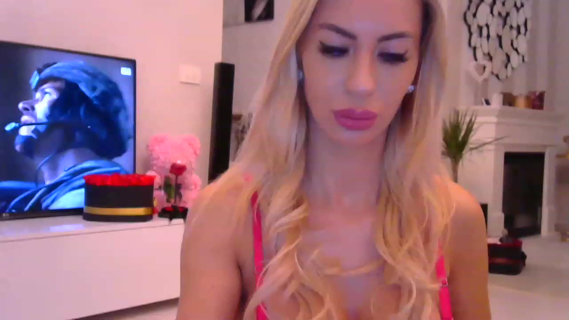 Gallery image thumbnail from Missy_alena's myfreecams stream on, 12/06/2022, 24:28 image 7 of 20