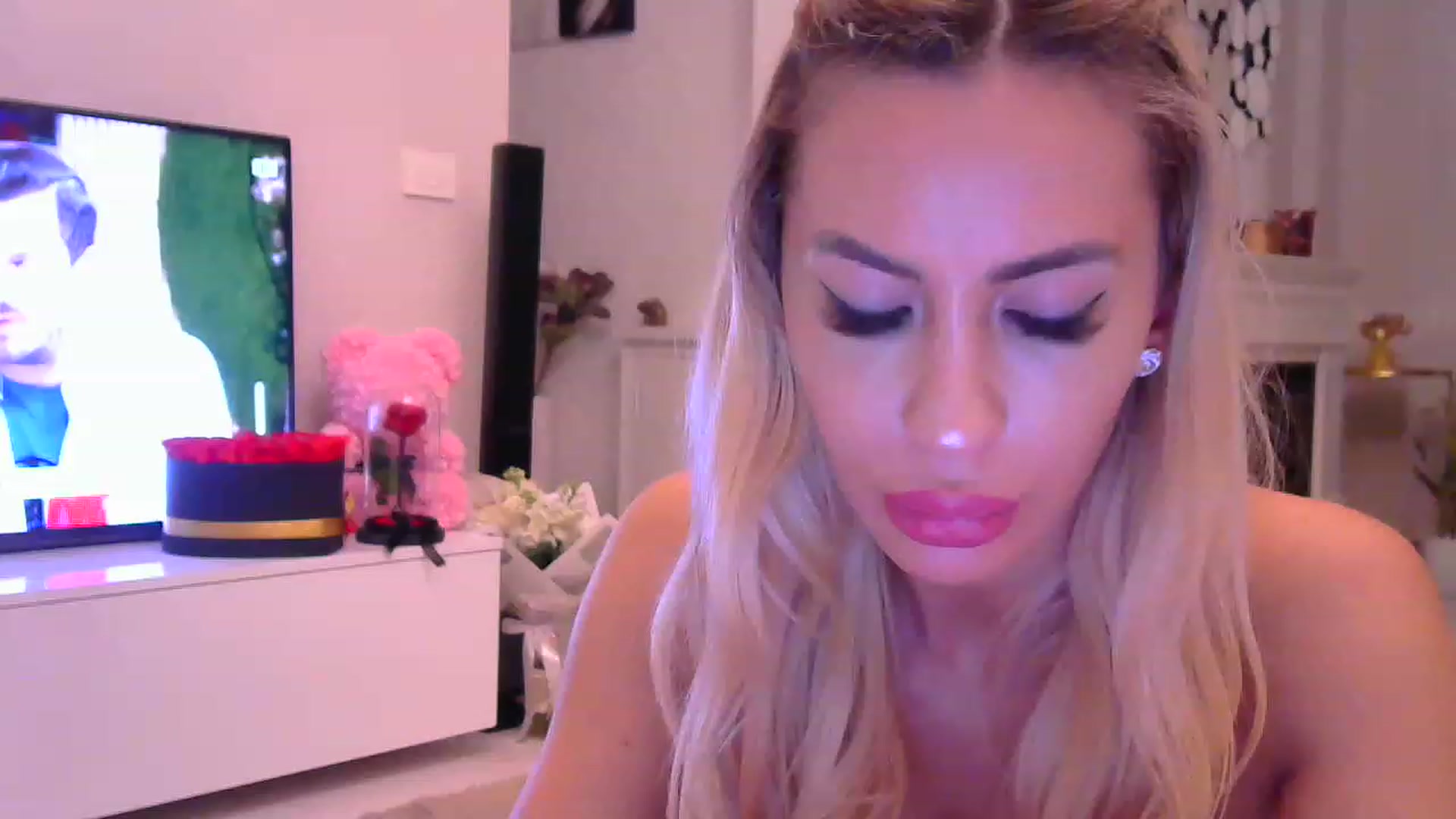 Gallery image thumbnail from Missy_alena's myfreecams stream on, 12/07/2022, 02:28 image 12 of 20