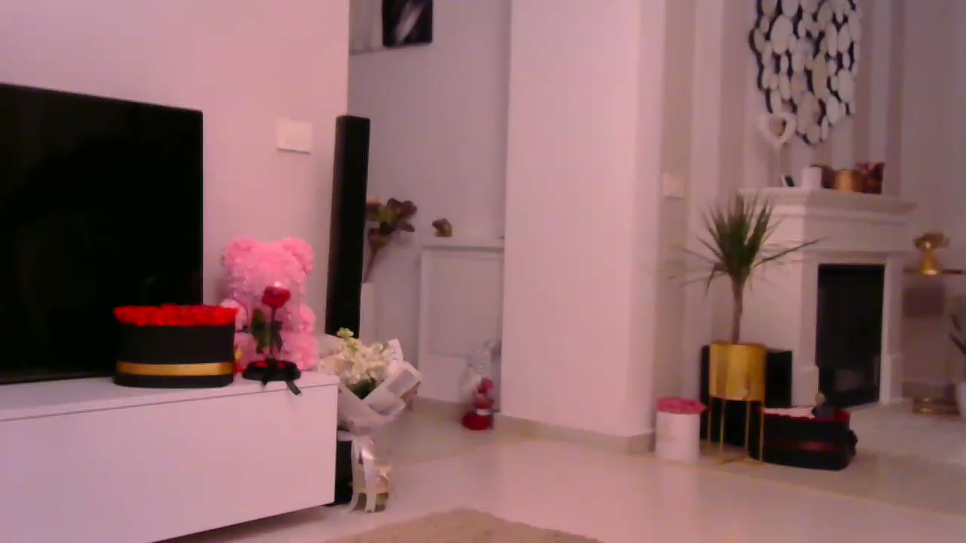 Gallery image thumbnail from Missy_alena's myfreecams stream on, 12/08/2022, 03:00 image 20 of 20