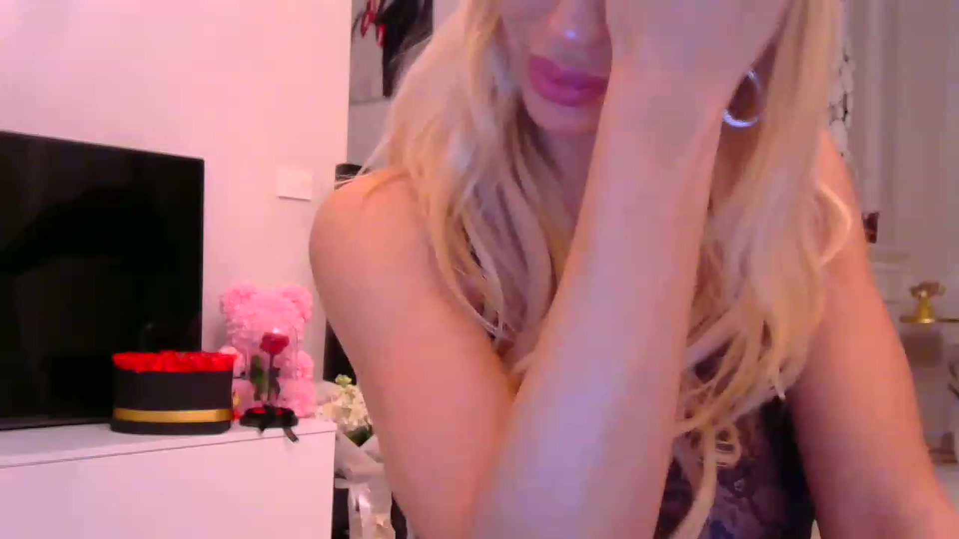 Gallery image thumbnail from Missy_alena's myfreecams stream on, 12/08/2022, 03:00 image 13 of 20