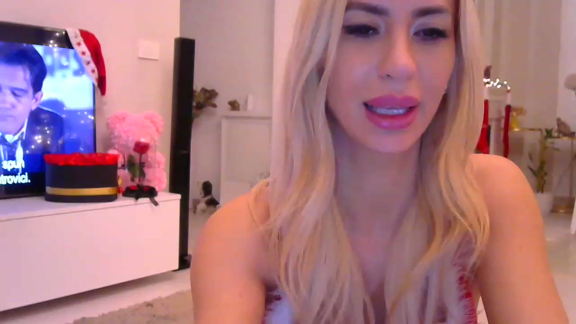 Gallery image thumbnail from Missy_alena's myfreecams stream on, 12/12/2022, 01:31 image 3 of 20