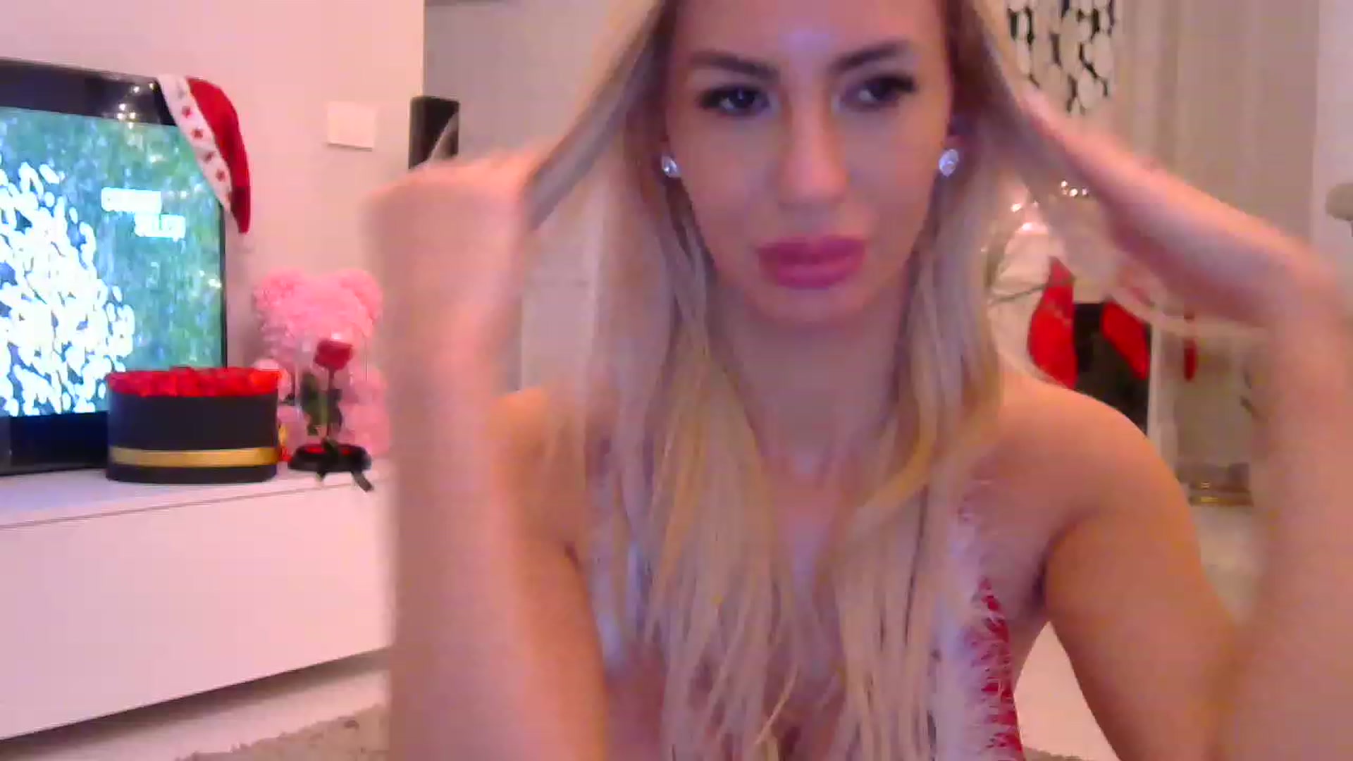 Gallery image thumbnail from Missy_alena's myfreecams stream on, 12/12/2022, 01:31 image 5 of 20