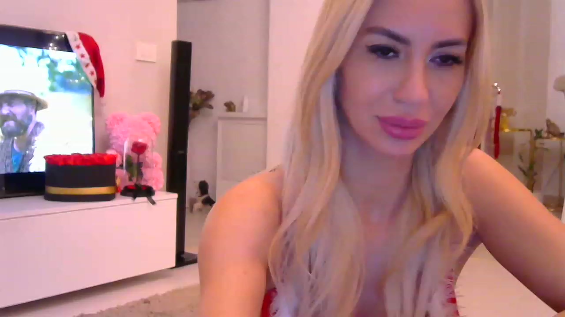 Gallery image thumbnail from Missy_alena's myfreecams stream on, 12/12/2022, 01:31 image 7 of 20
