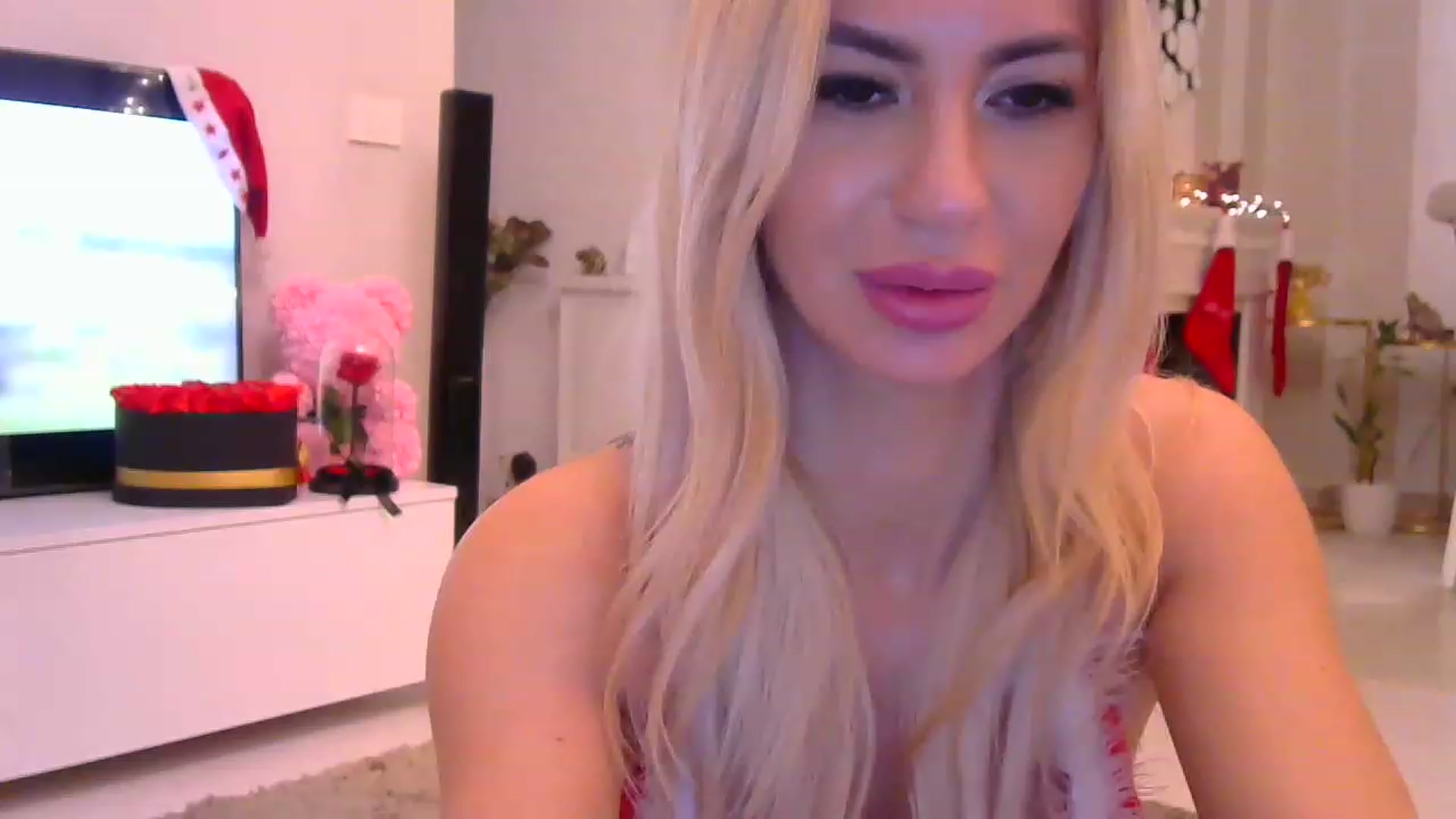 Gallery image thumbnail from Missy_alena's myfreecams stream on, 12/12/2022, 01:31 image 8 of 20