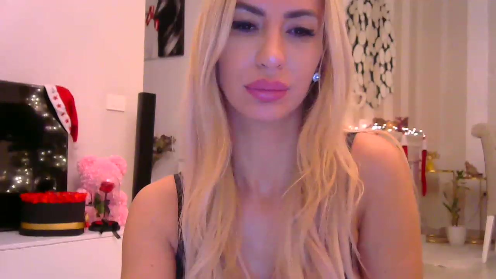 Gallery image thumbnail from Missy_alena's myfreecams stream on, 12/13/2022, 02:32 image 19 of 20