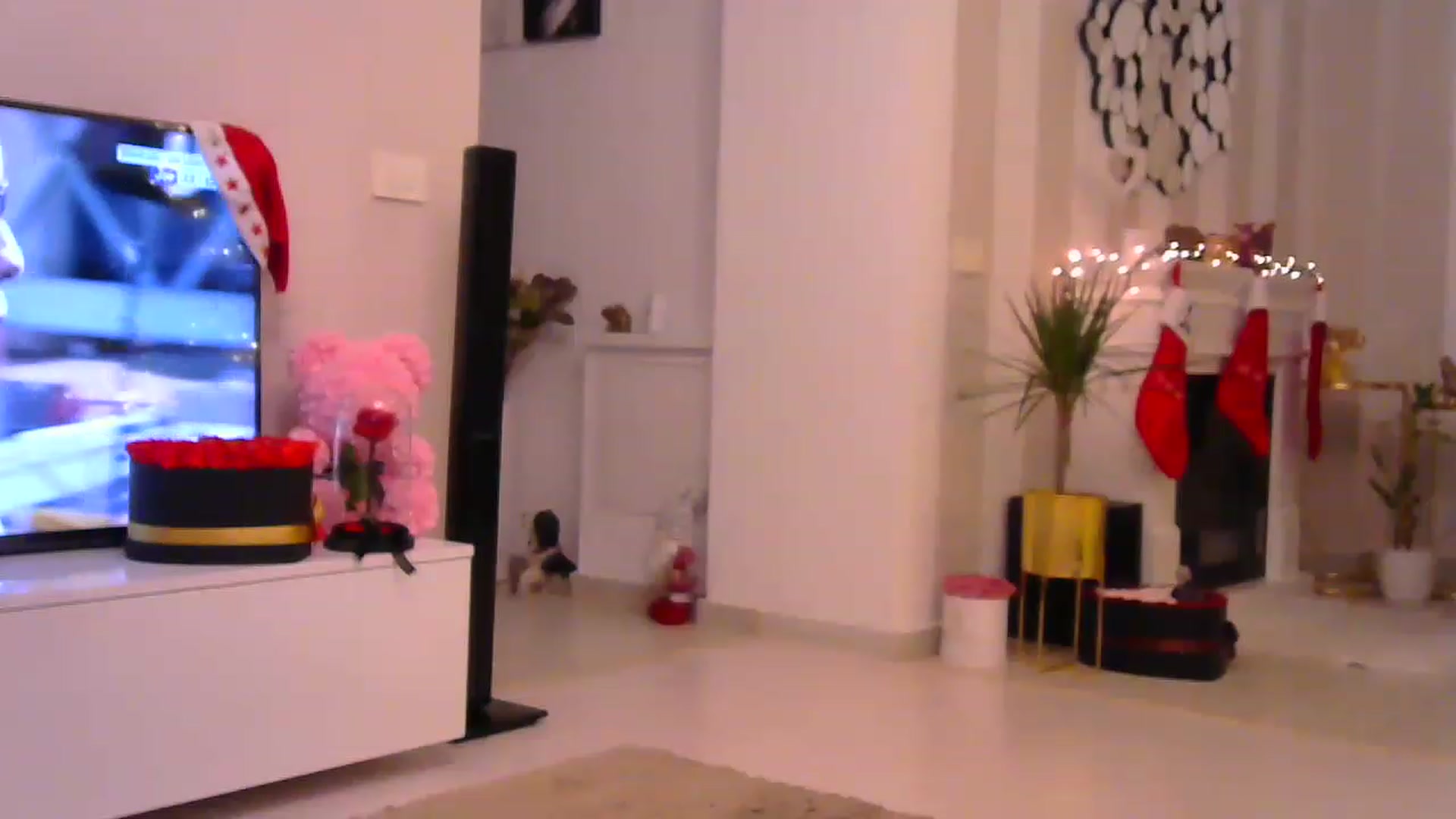 Gallery image thumbnail from Missy_alena's myfreecams stream on, 12/13/2022, 02:32 image 9 of 20