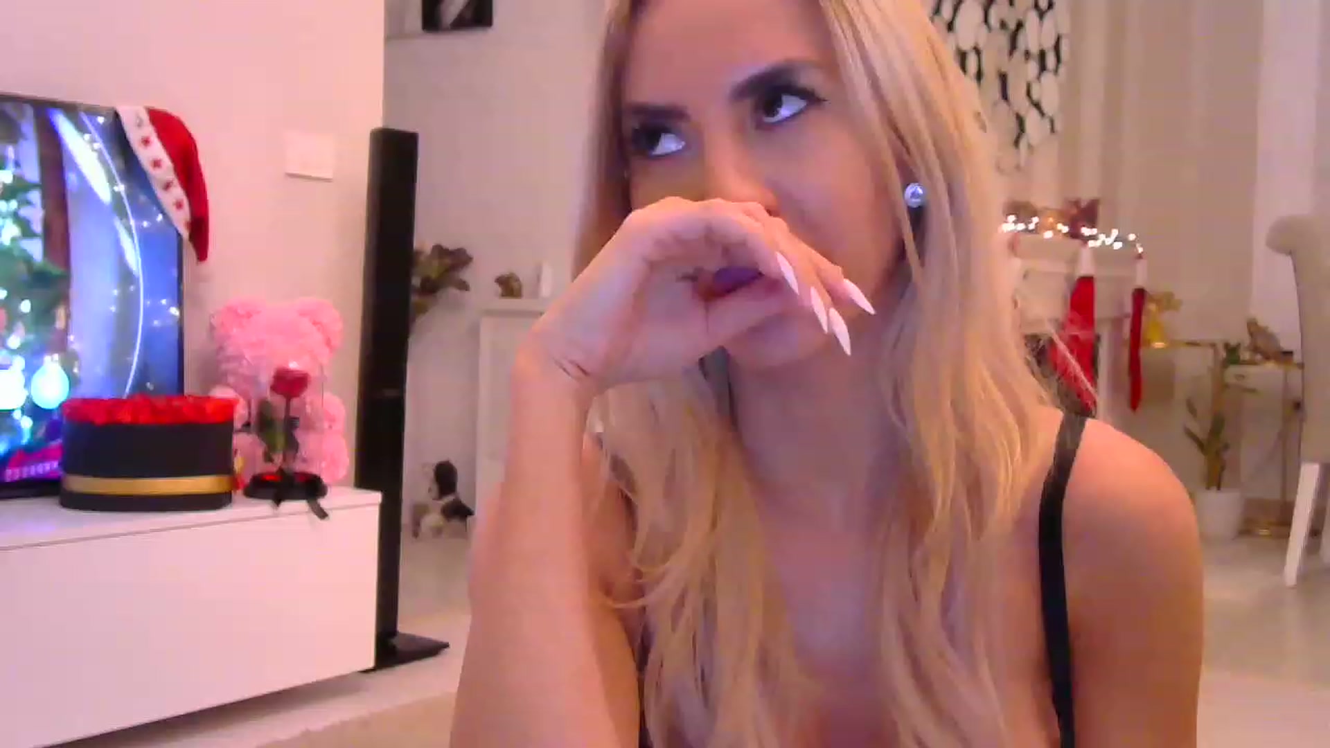 Gallery image thumbnail from Missy_alena's myfreecams stream on, 12/13/2022, 02:32 image 18 of 20