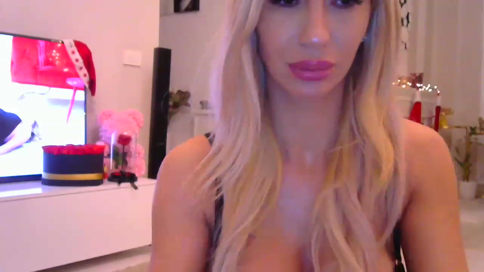 Gallery image thumbnail from Missy_alena's myfreecams stream on, 12/13/2022, 02:32 image 11 of 20
