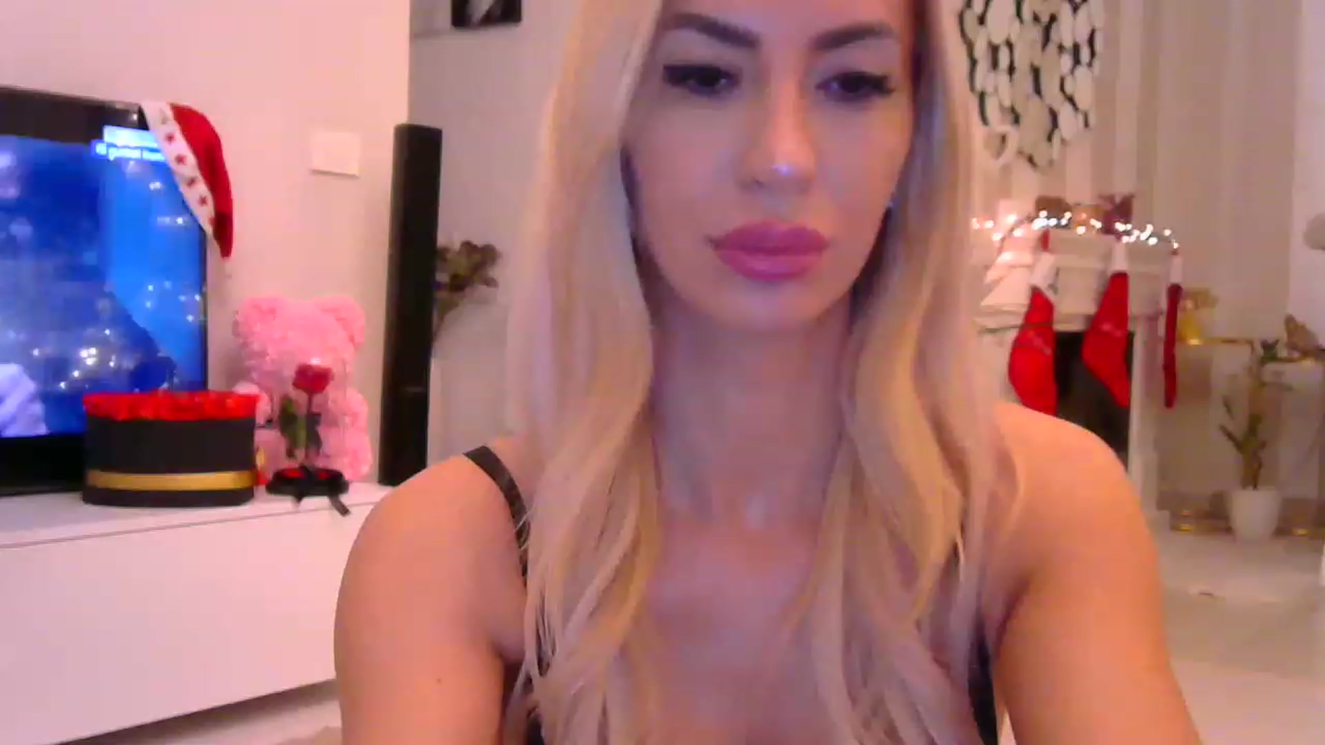 Gallery image thumbnail from Missy_alena's myfreecams stream on, 12/13/2022, 02:32 image 2 of 20