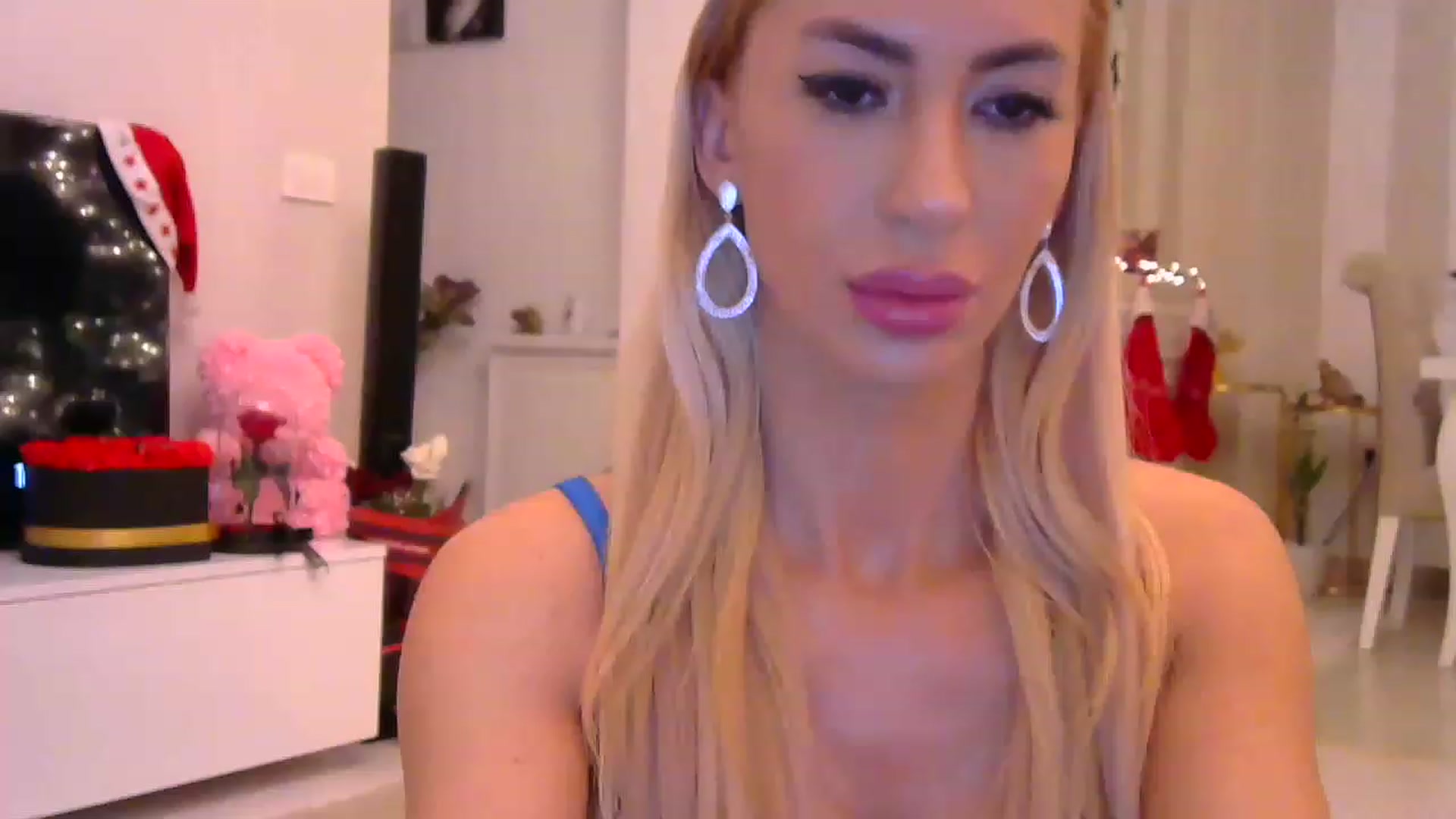 Gallery image thumbnail from Missy_alena's myfreecams stream on, 12/18/2022, 20:15 image 18 of 20