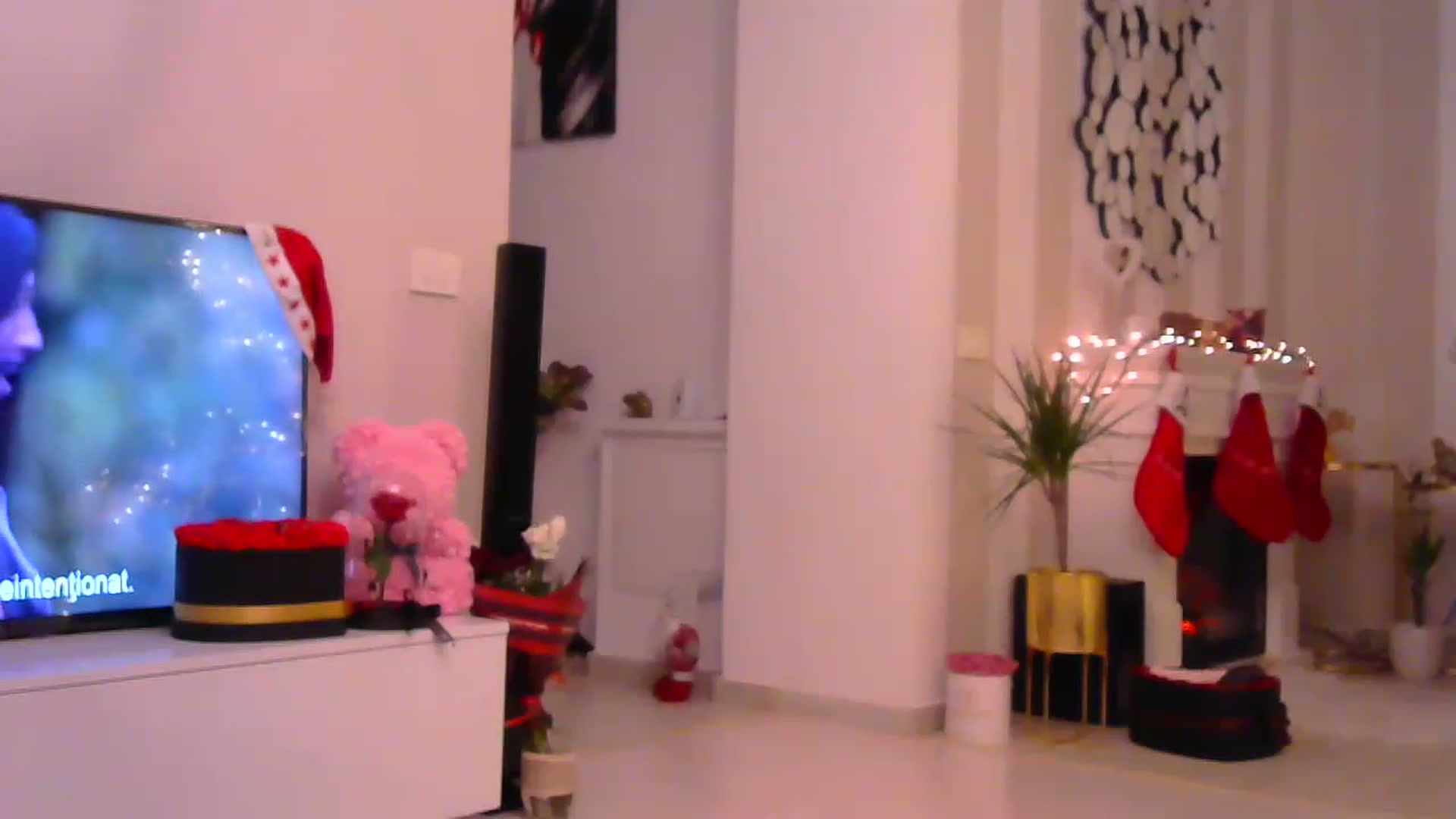 Gallery image thumbnail from Missy_alena's myfreecams stream on, 12/18/2022, 23:41 image 12 of 20