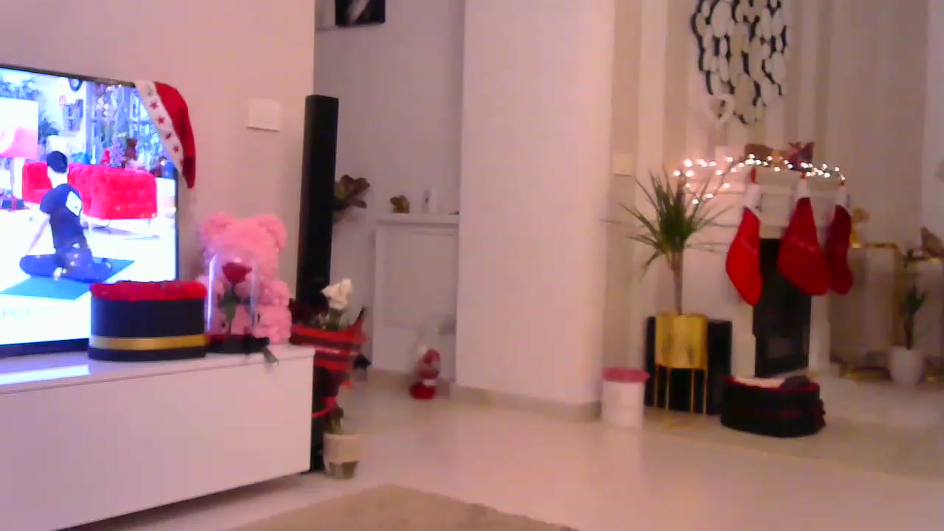 Gallery image thumbnail from Missy_alena's myfreecams stream on, 12/20/2022, 02:08 image 15 of 20