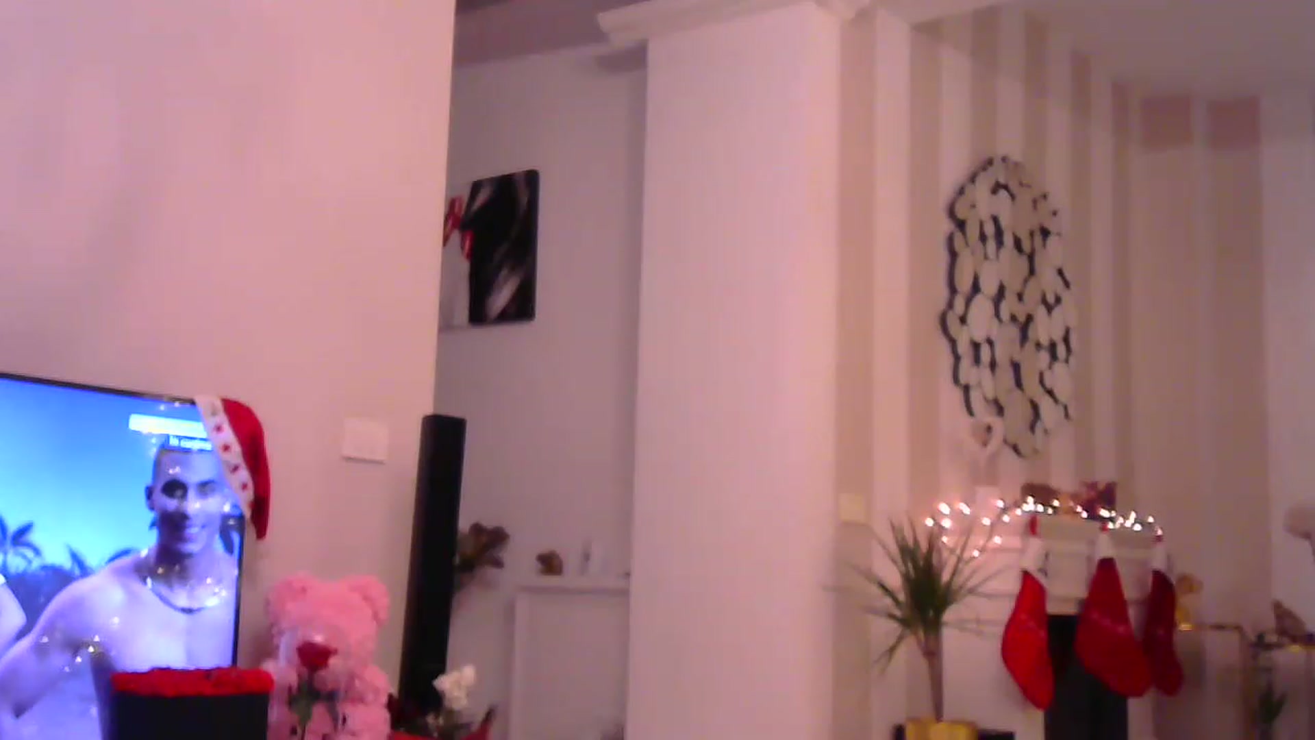 Gallery image thumbnail from Missy_alena's myfreecams stream on, 12/20/2022, 23:01 image 12 of 20