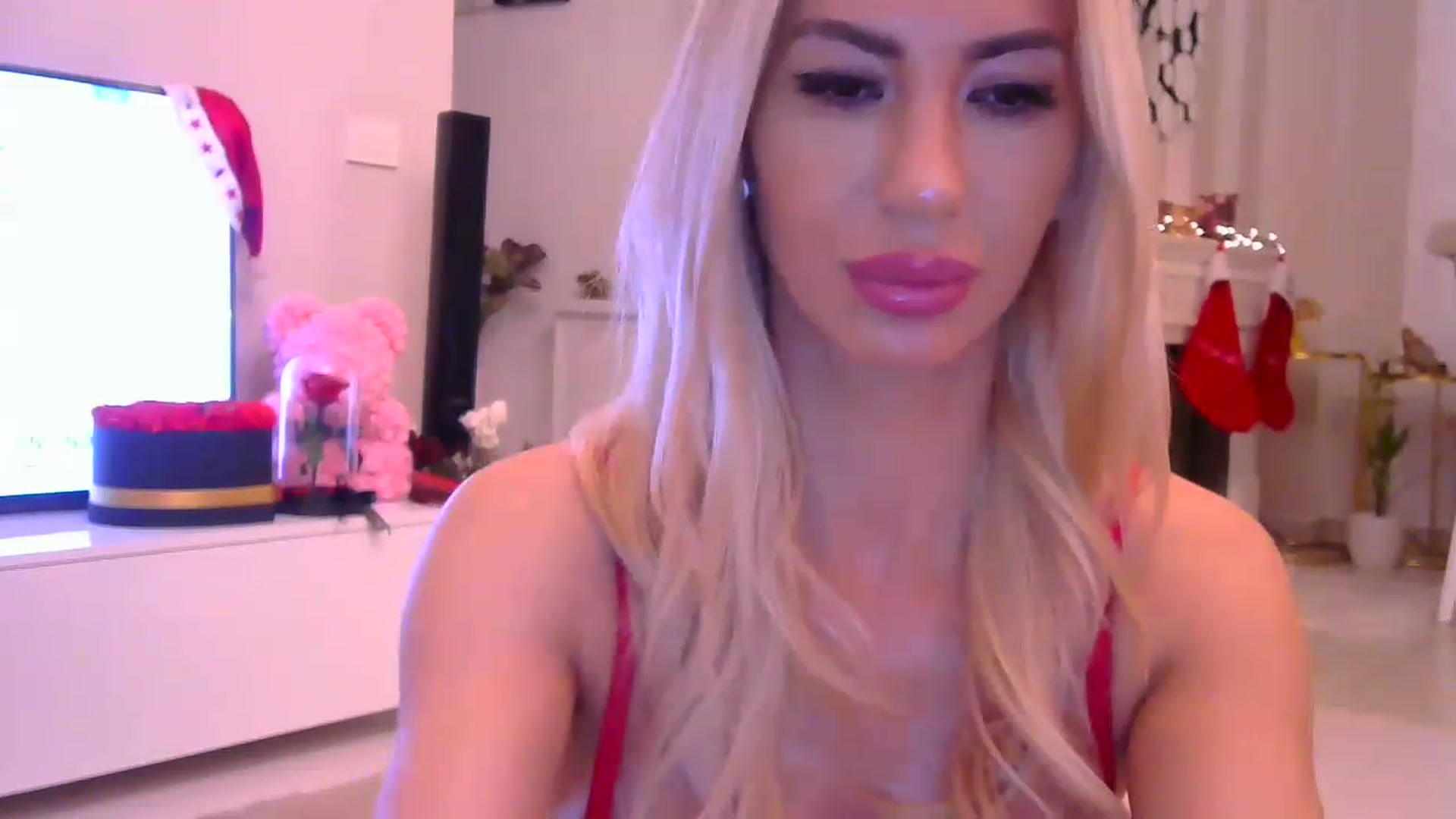 Gallery image thumbnail from Missy_alena's myfreecams stream on, 12/20/2022, 23:01 image 16 of 20
