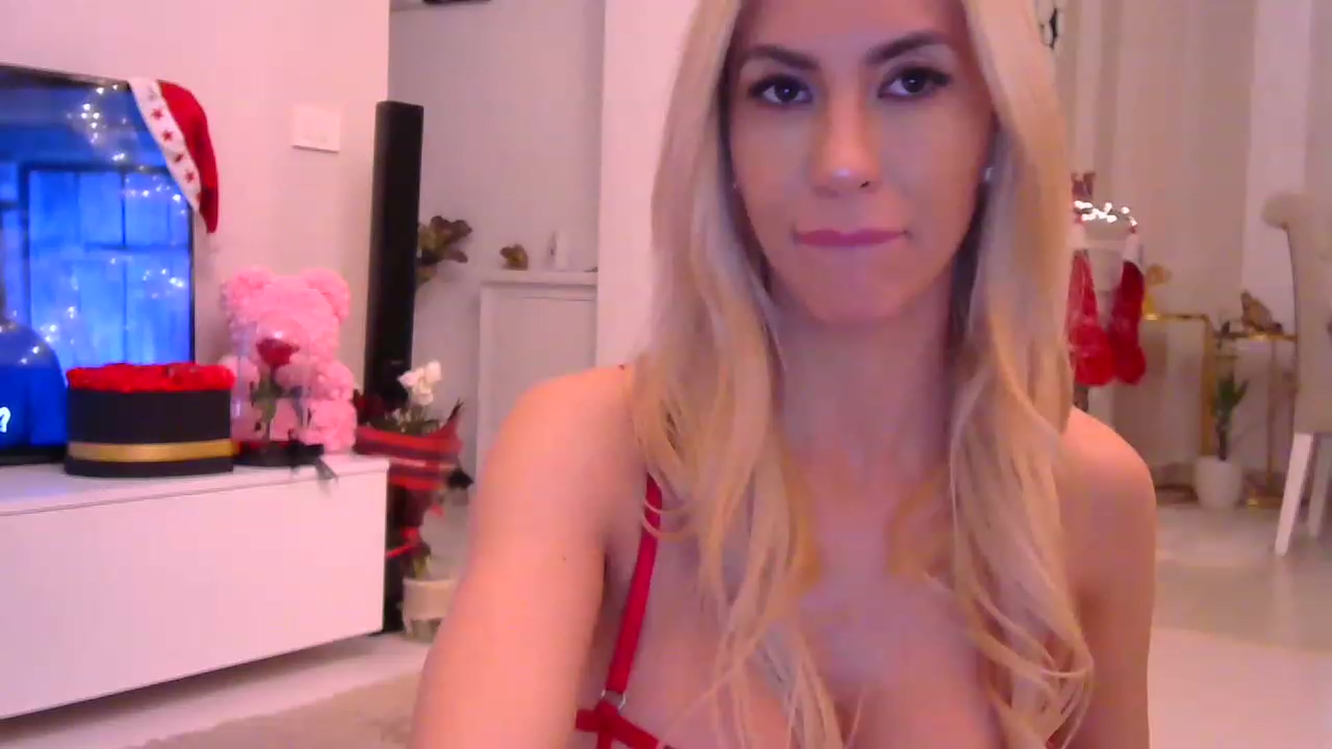 Gallery image thumbnail from Missy_alena's myfreecams stream on, 12/21/2022, 24:00 image 20 of 20