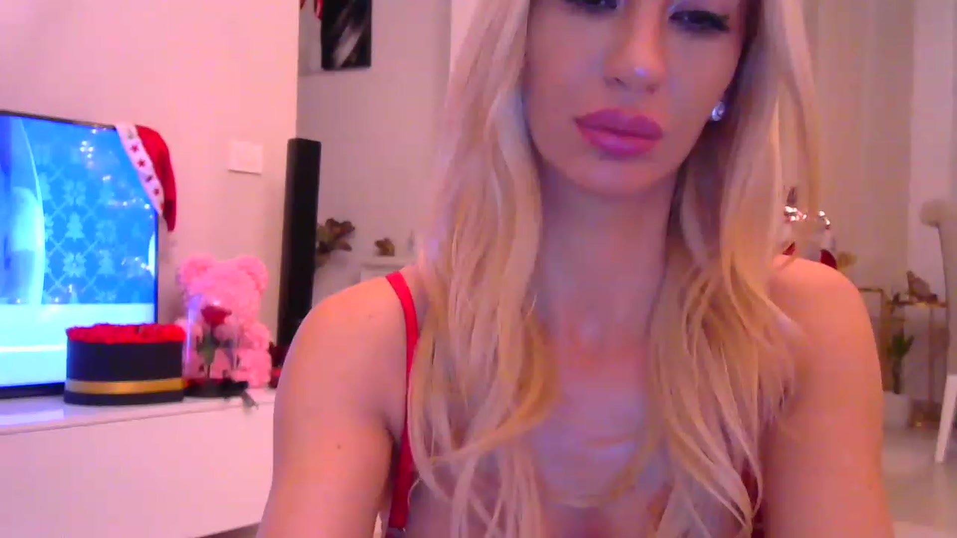 Gallery image thumbnail from Missy_alena's myfreecams stream on, 12/21/2022, 24:00 image 5 of 20