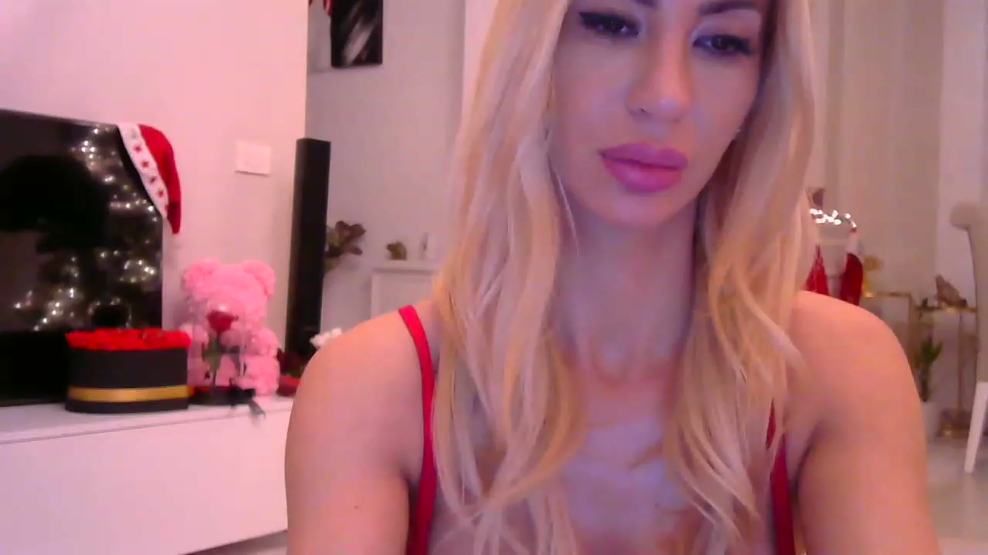 Gallery image thumbnail from Missy_alena's myfreecams stream on, 12/21/2022, 24:00 image 6 of 20