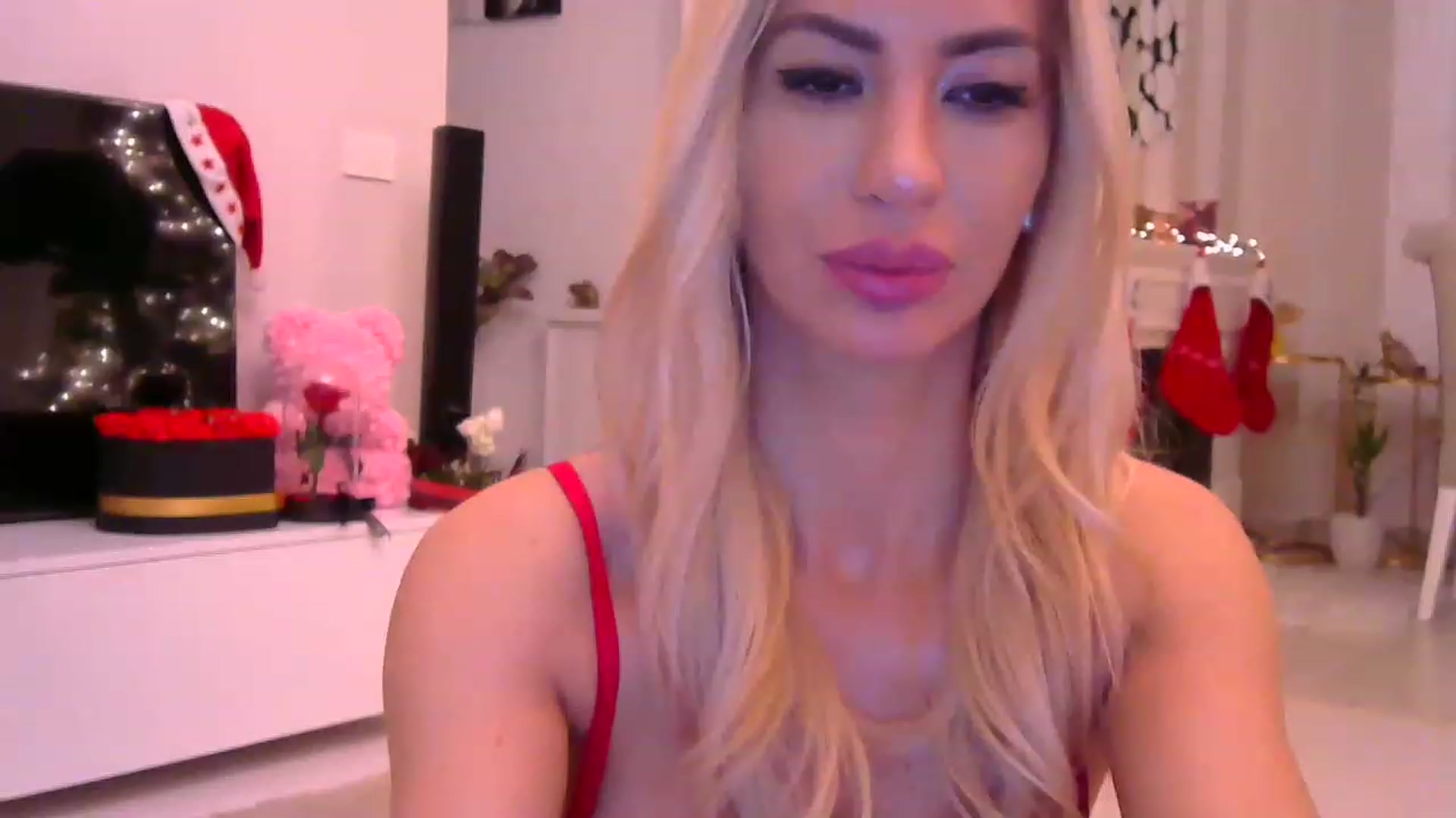 Gallery image thumbnail from Missy_alena's myfreecams stream on, 12/21/2022, 24:00 image 7 of 20