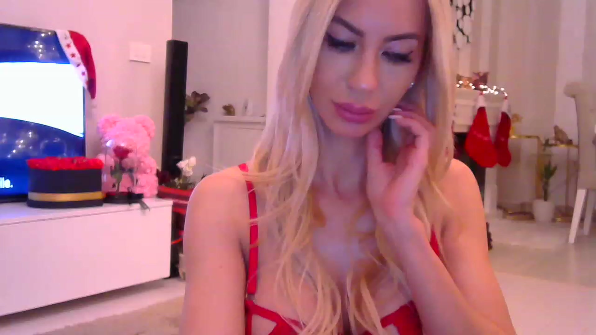 Gallery image thumbnail from Missy_alena's myfreecams stream on, 12/21/2022, 24:00 image 17 of 20