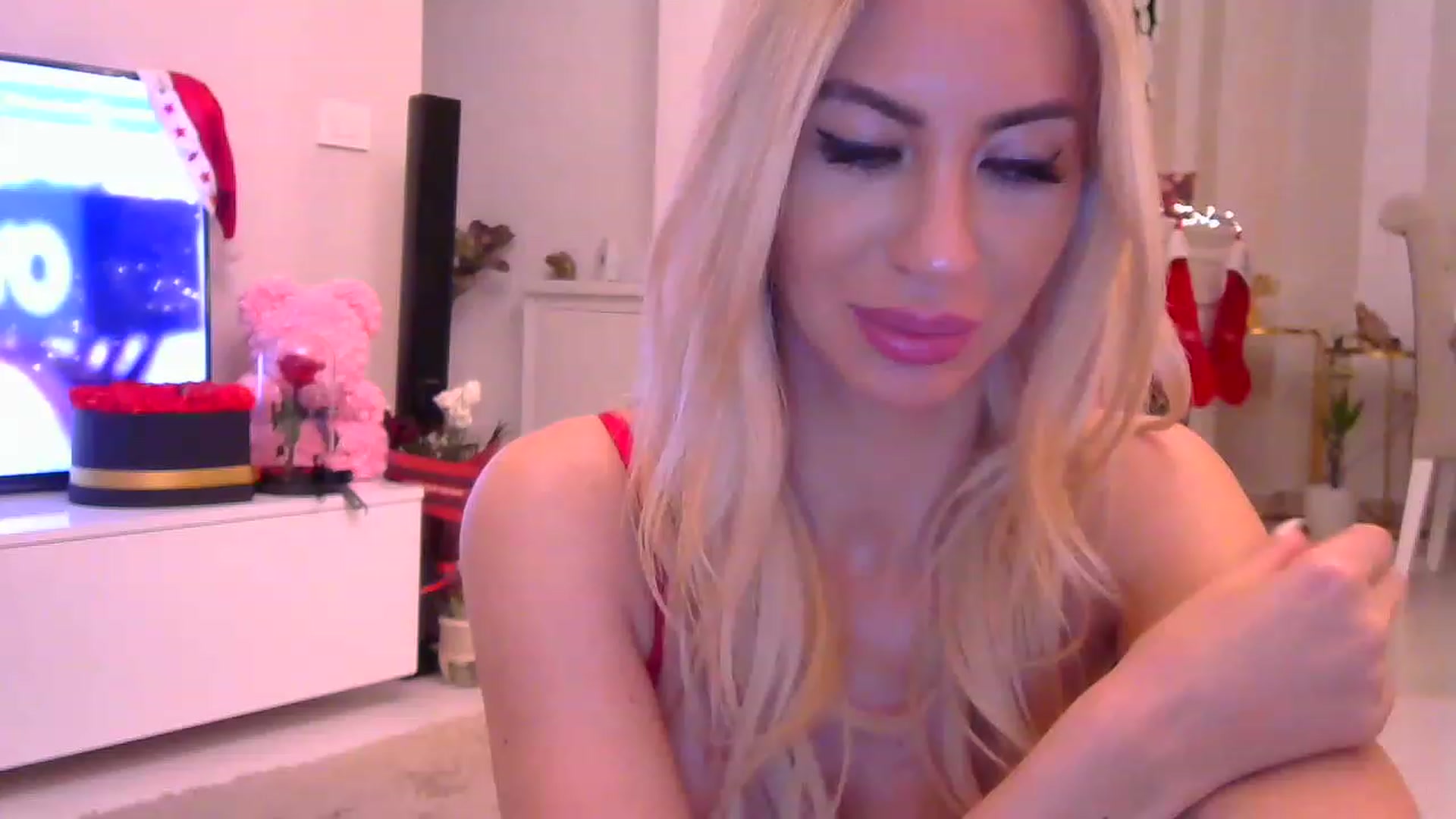 Gallery image thumbnail from Missy_alena's myfreecams stream on, 12/21/2022, 24:00 image 19 of 20