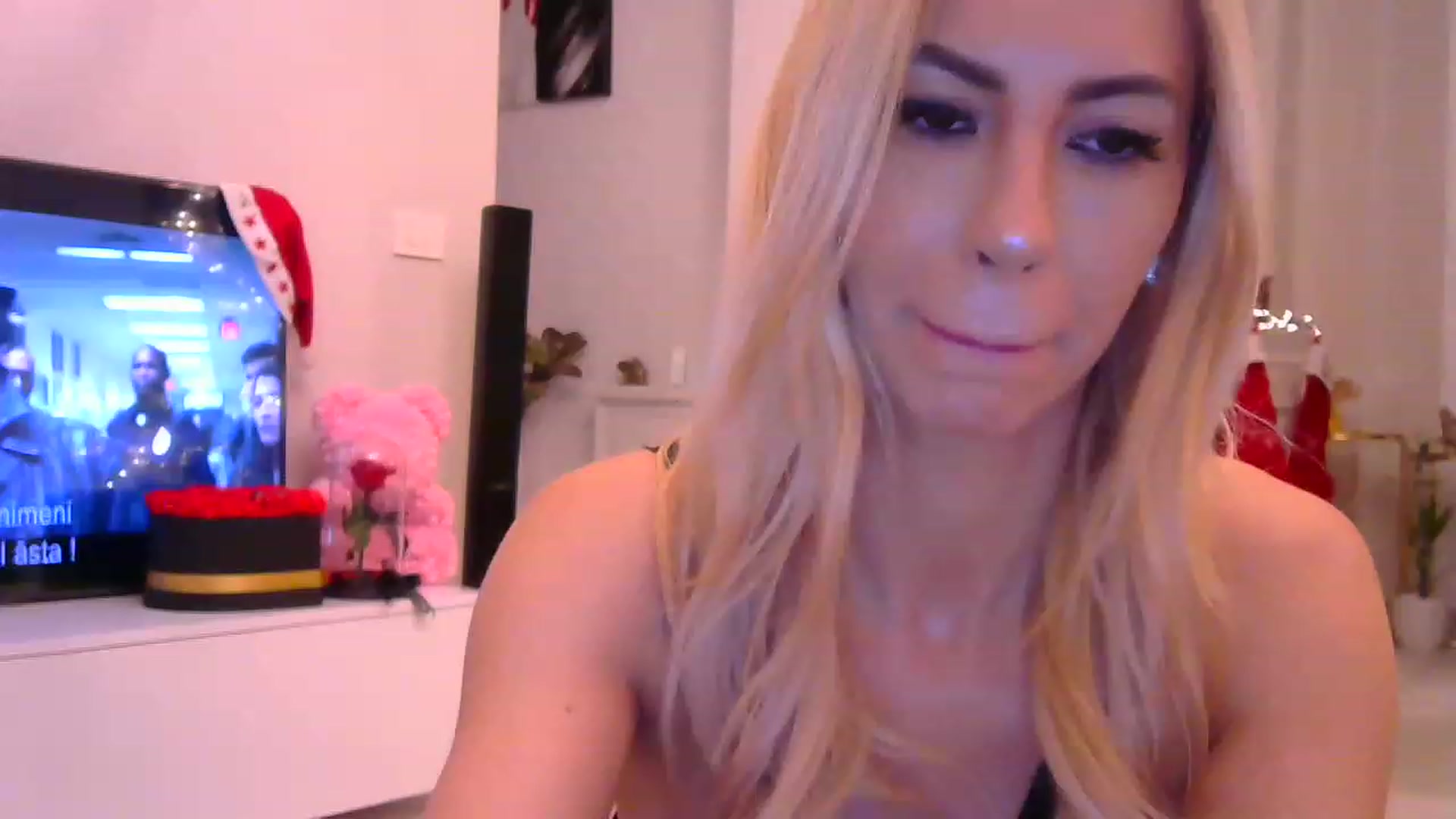 Gallery image thumbnail from Missy_alena's myfreecams stream on, 12/21/2022, 22:12 image 9 of 20