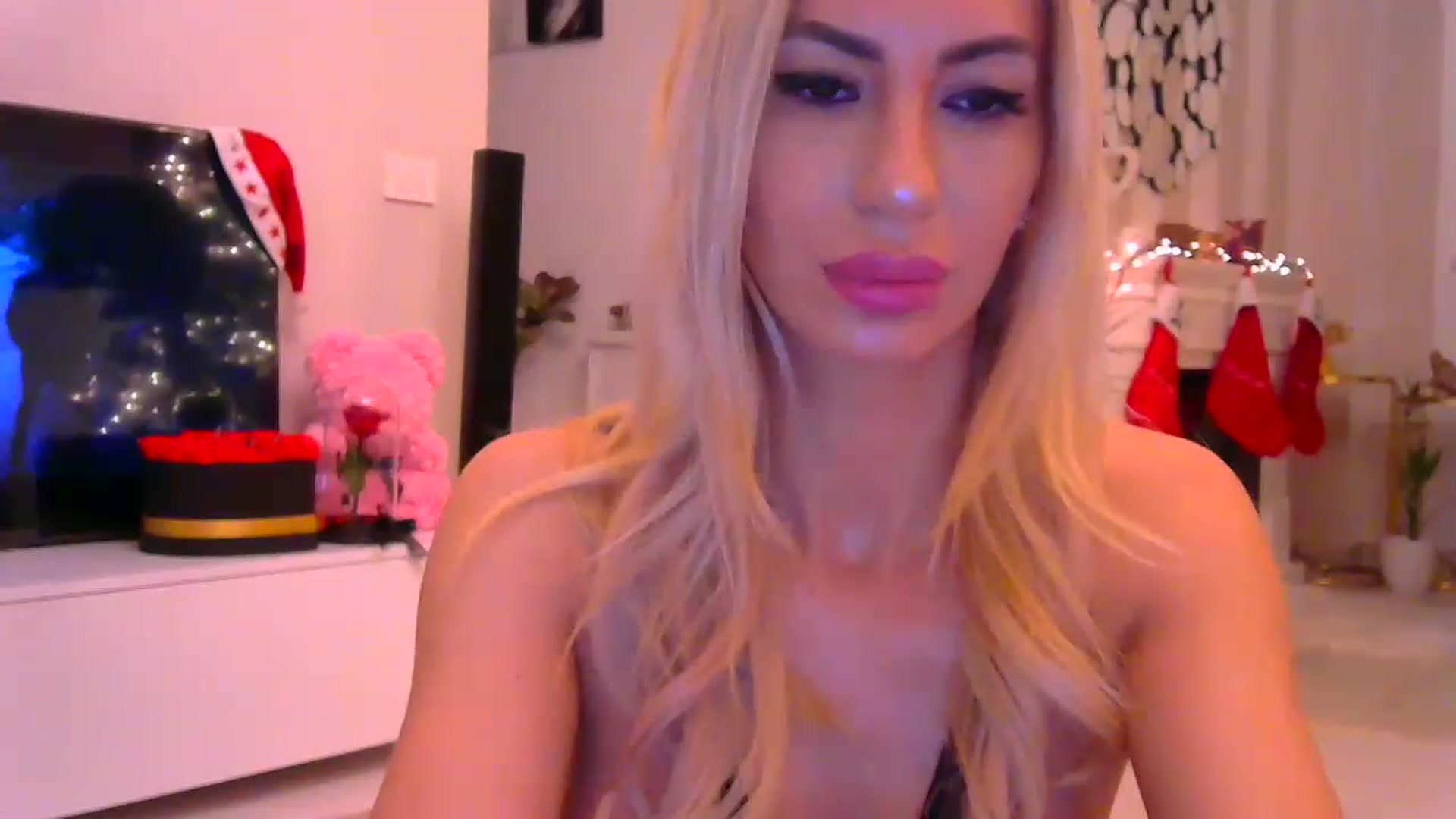 Gallery image thumbnail from Missy_alena's myfreecams stream on, 12/21/2022, 22:12 image 14 of 20