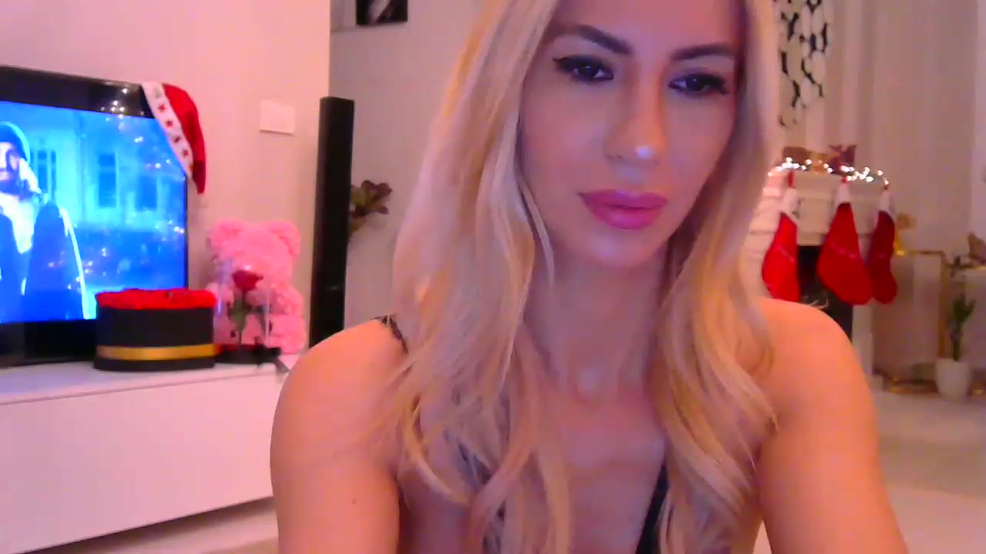 Gallery image thumbnail from Missy_alena's myfreecams stream on, 12/21/2022, 22:12 image 13 of 20