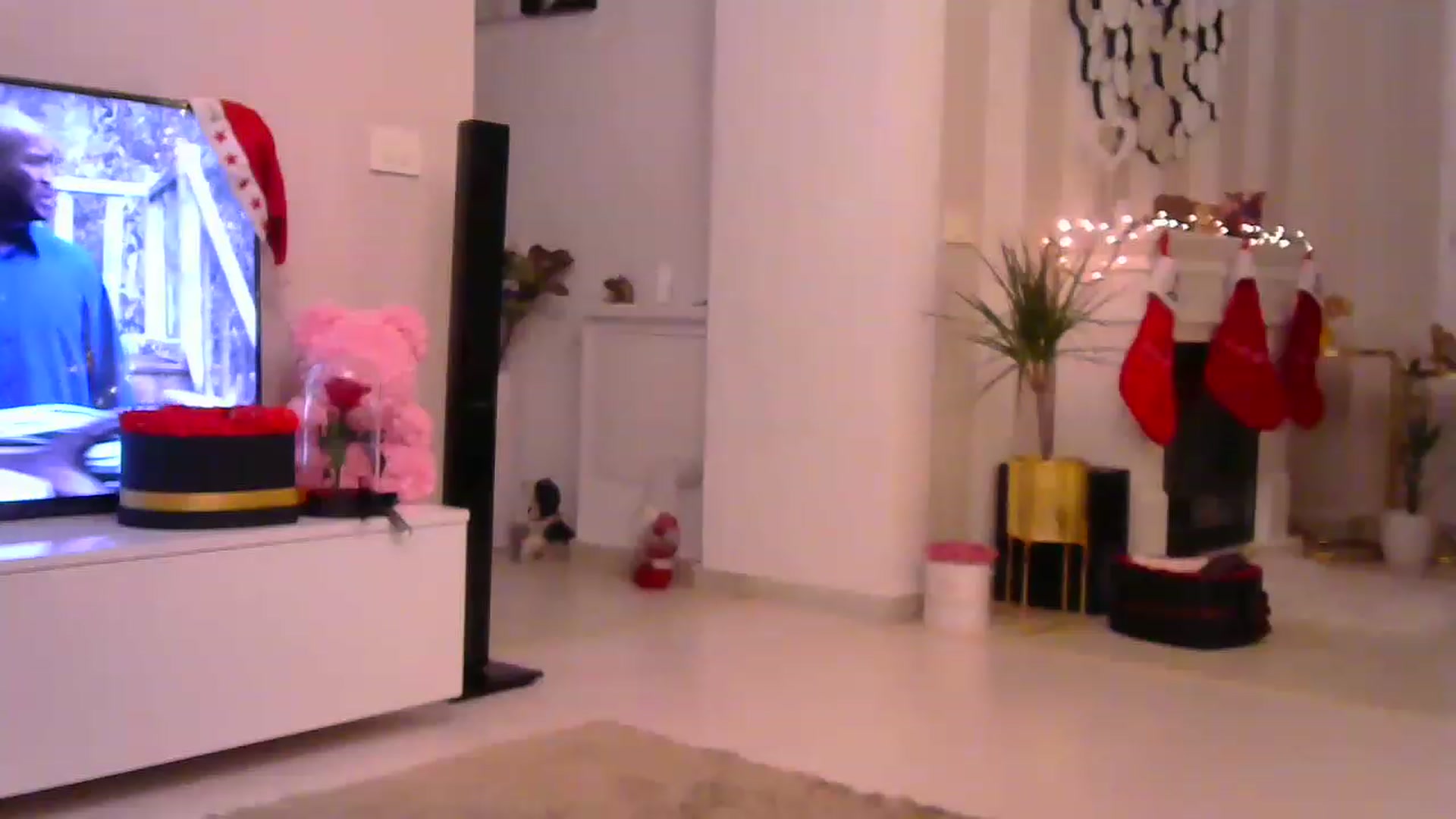 Gallery image thumbnail from Missy_alena's myfreecams stream on, 12/23/2022, 01:16 image 16 of 20