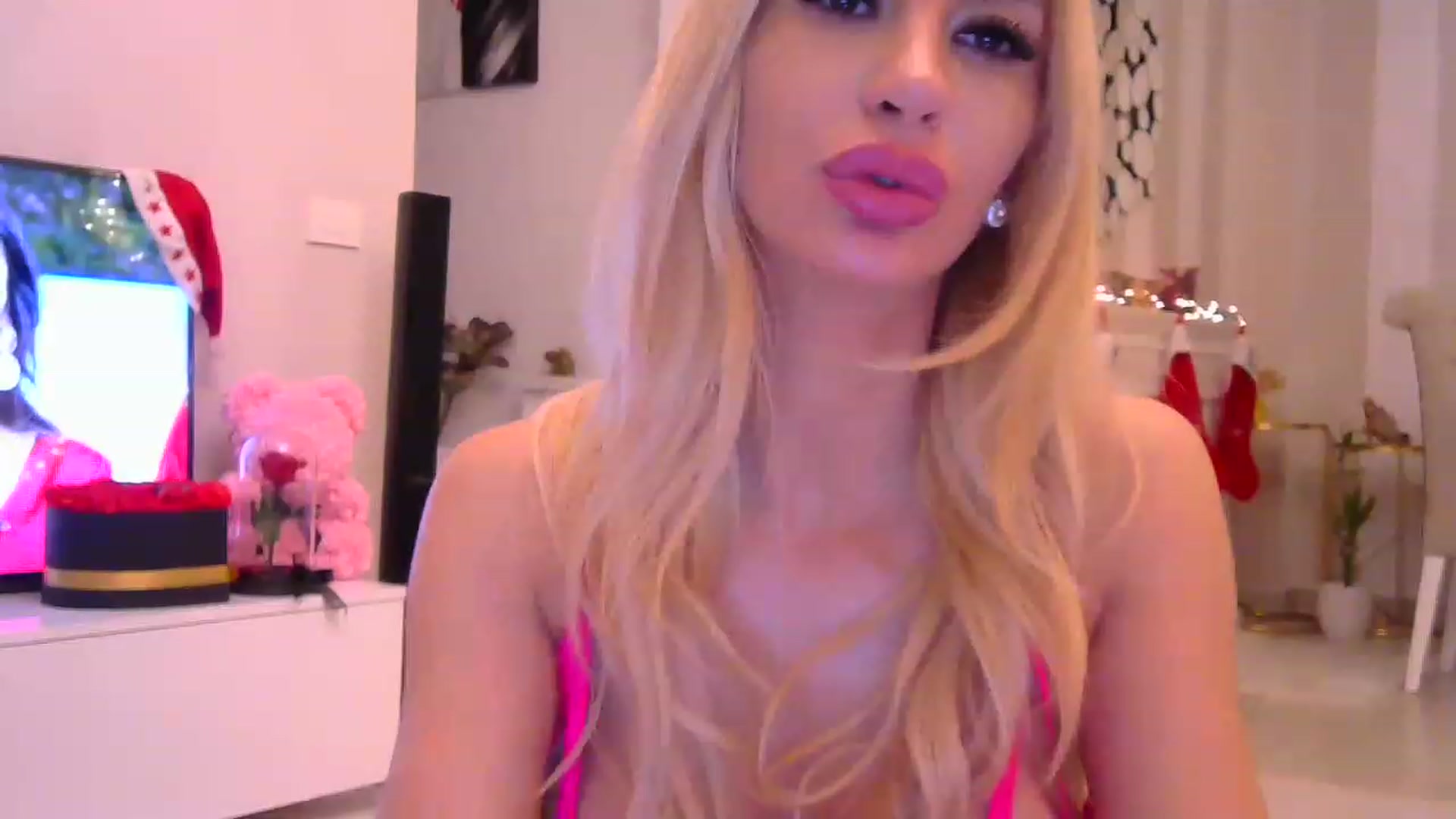 Gallery image thumbnail from Missy_alena's myfreecams stream on, 12/23/2022, 02:21 image 2 of 20