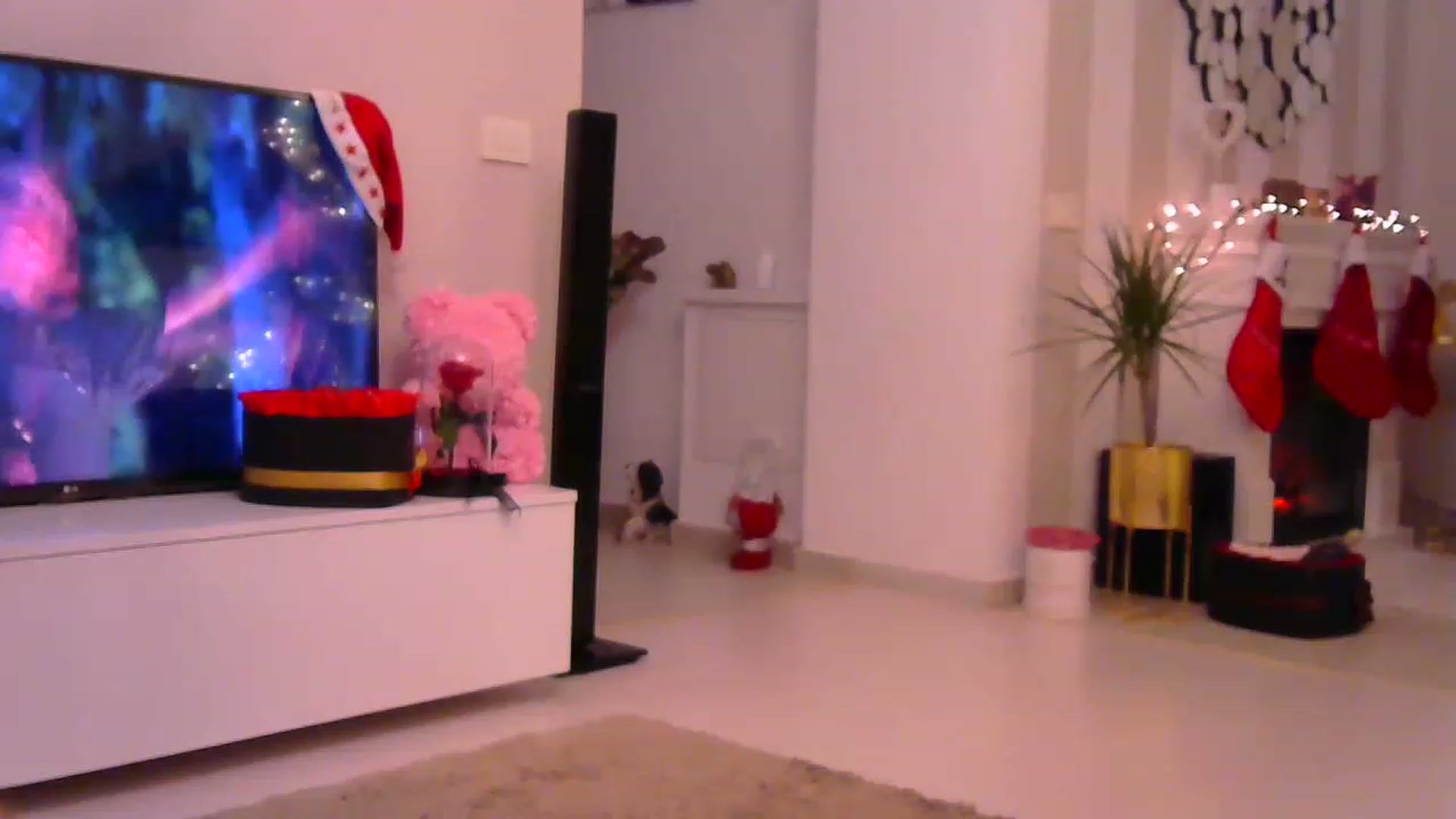 Gallery image thumbnail from Missy_alena's myfreecams stream on, 12/27/2022, 02:12 image 18 of 20