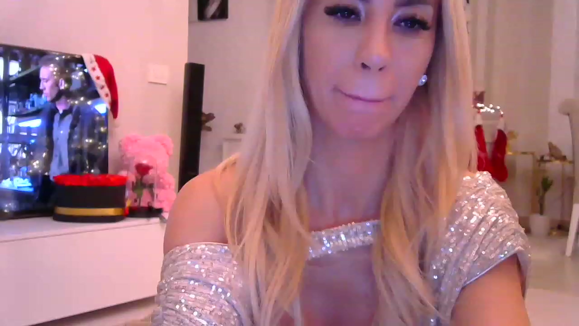 Gallery image thumbnail from Missy_alena's myfreecams stream on, 12/30/2022, 23:23 image 18 of 20