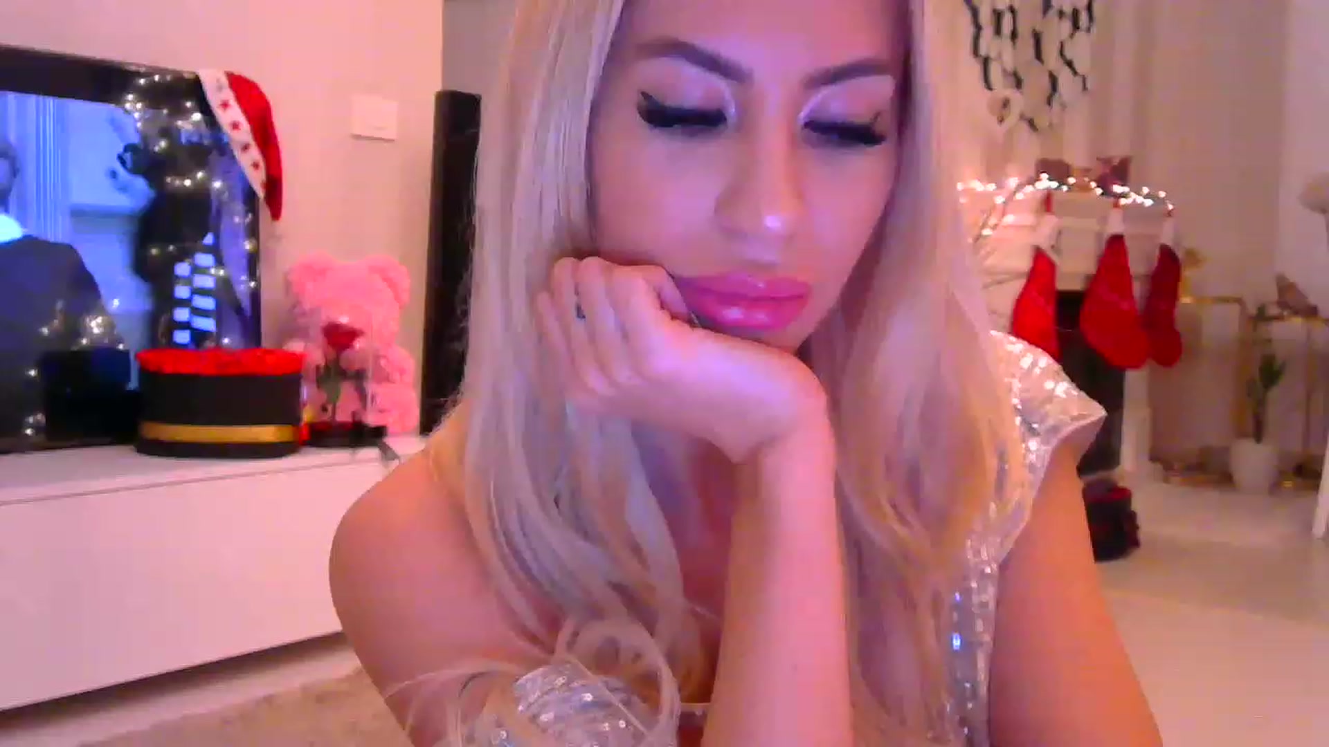 Gallery image thumbnail from Missy_alena's myfreecams stream on, 12/30/2022, 23:23 image 2 of 20