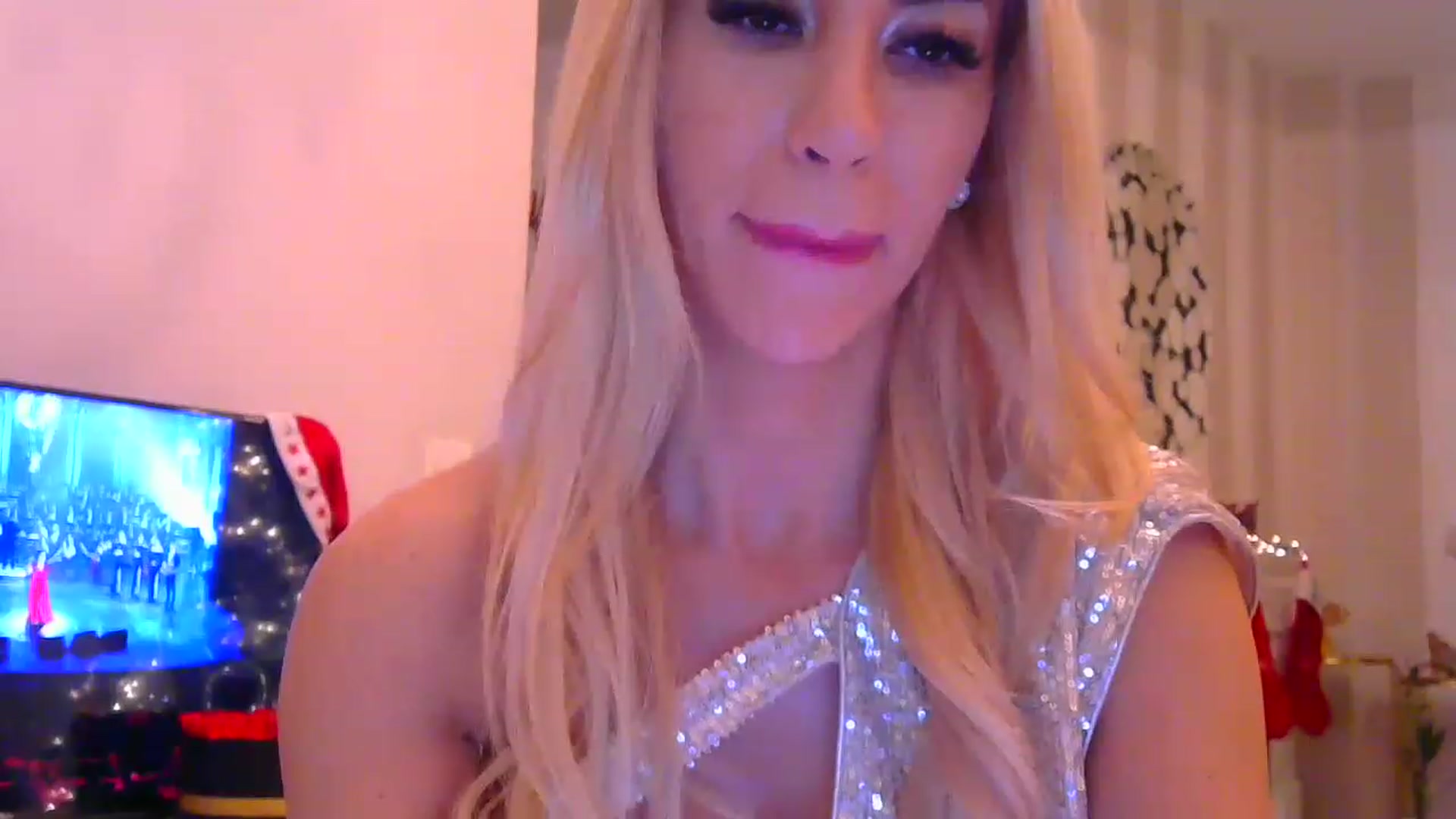 Gallery image thumbnail from Missy_alena's myfreecams stream on, 12/31/2022, 01:09 image 18 of 20