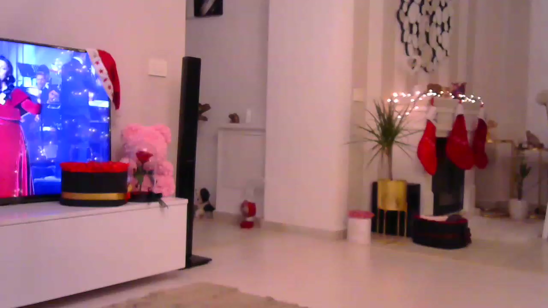 Gallery image thumbnail from Missy_alena's myfreecams stream on, 12/31/2022, 01:09 image 9 of 20