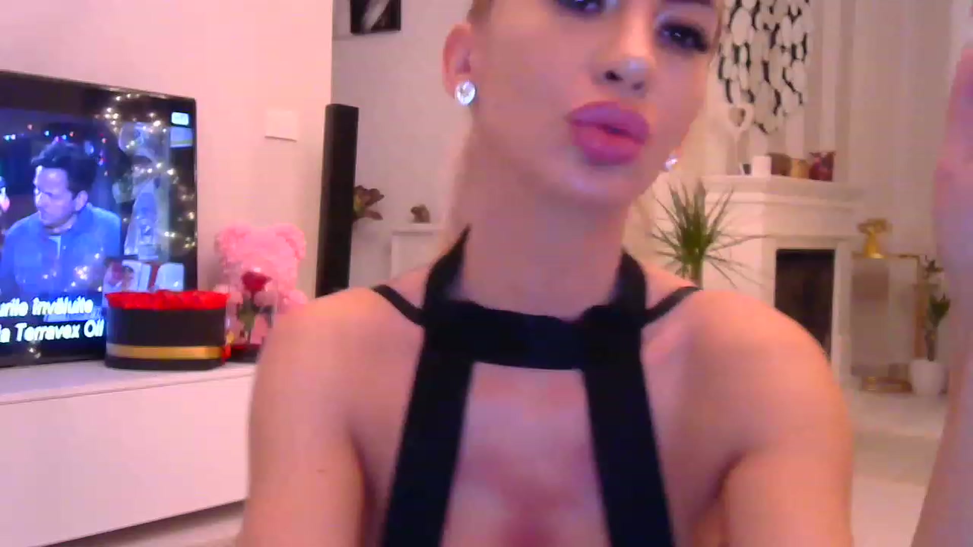 Gallery image thumbnail from Missy_alena's myfreecams stream on, 01/06/2023, 22:54 image 15 of 20