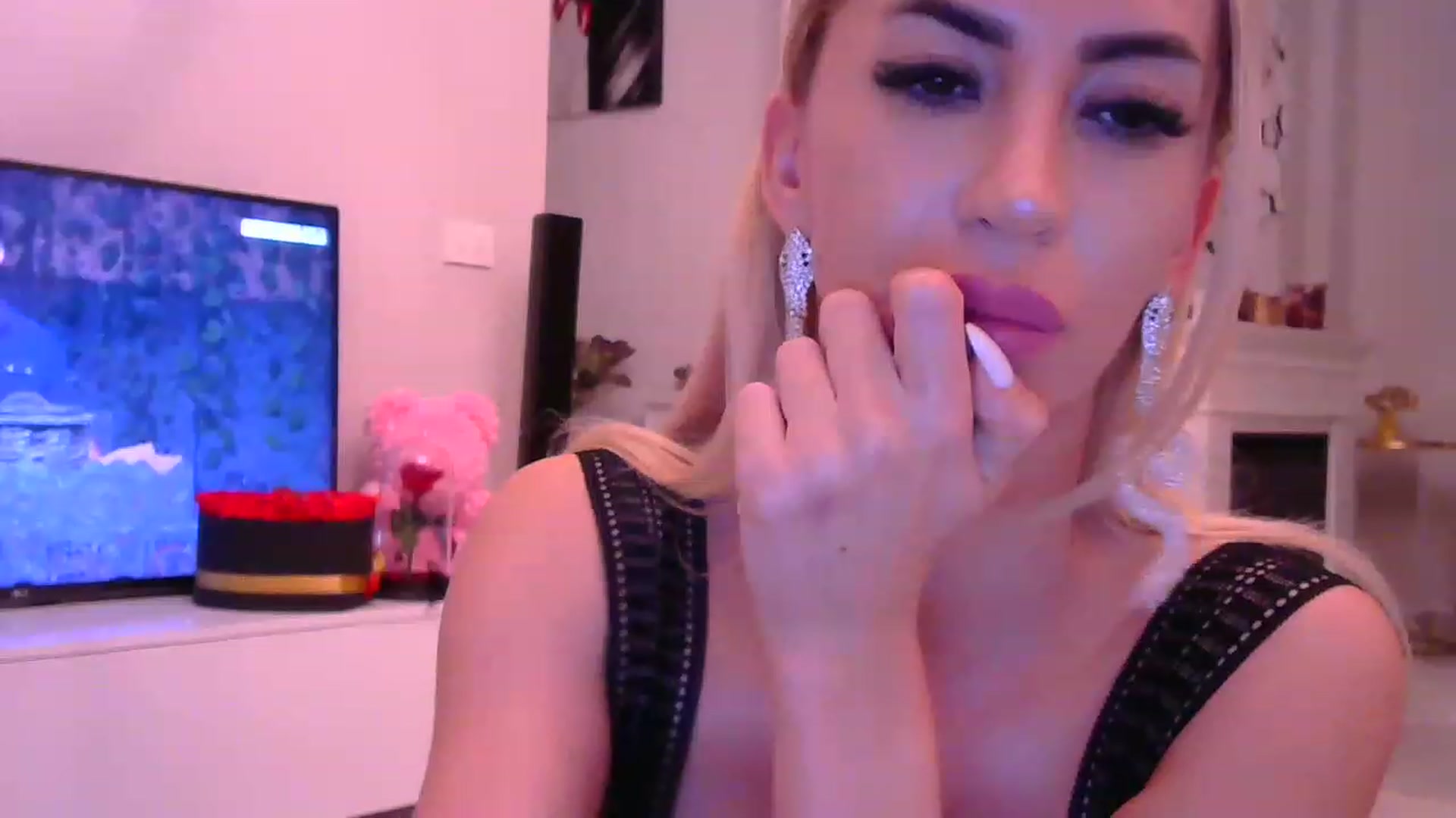 Gallery image thumbnail from Missy_alena's myfreecams stream on, 01/10/2023, 23:18 image 7 of 20