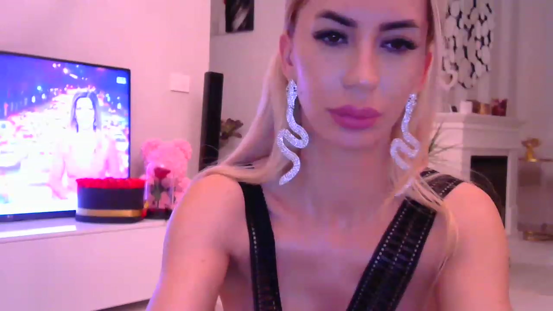 Gallery image thumbnail from Missy_alena's myfreecams stream on, 01/10/2023, 23:18 image 11 of 20