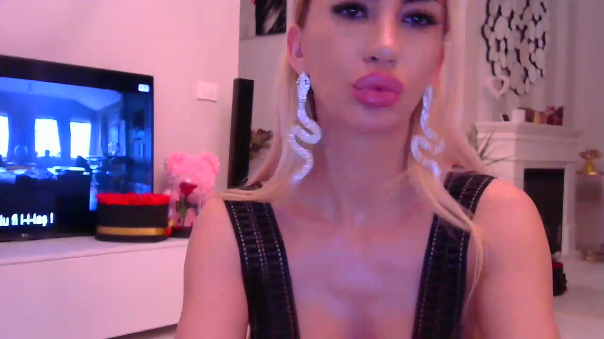 Gallery image thumbnail from Missy_alena's myfreecams stream on, 01/10/2023, 23:18 image 16 of 20